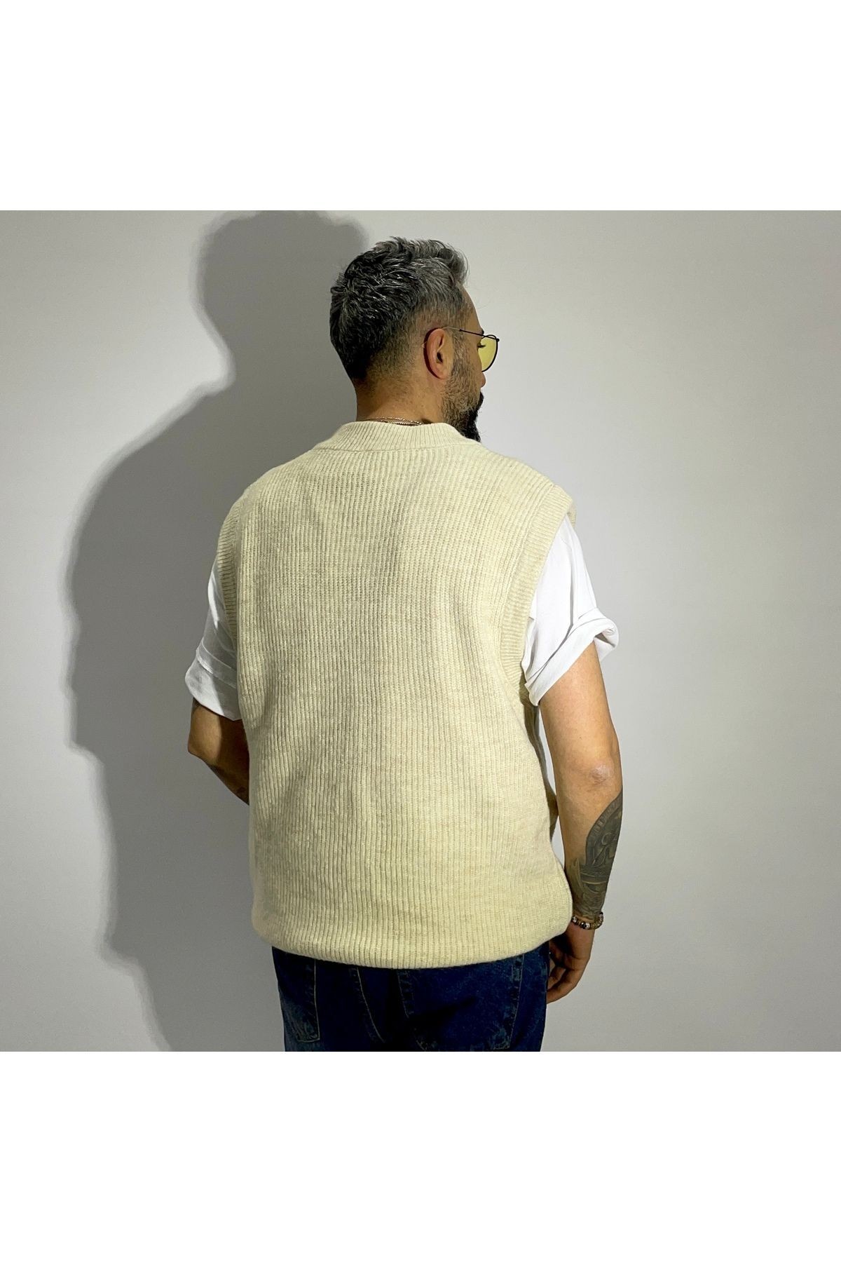 Sleeveless V Neck Men's Sweater - Beige