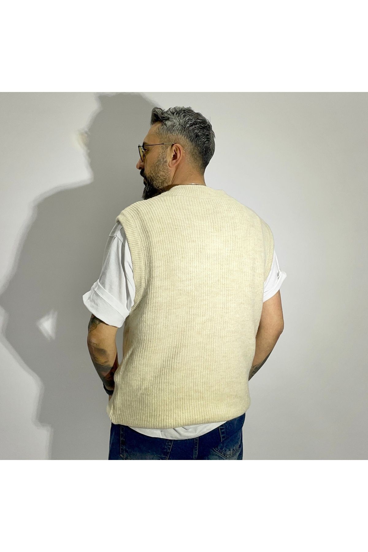 Sleeveless V Neck Men's Sweater - Beige