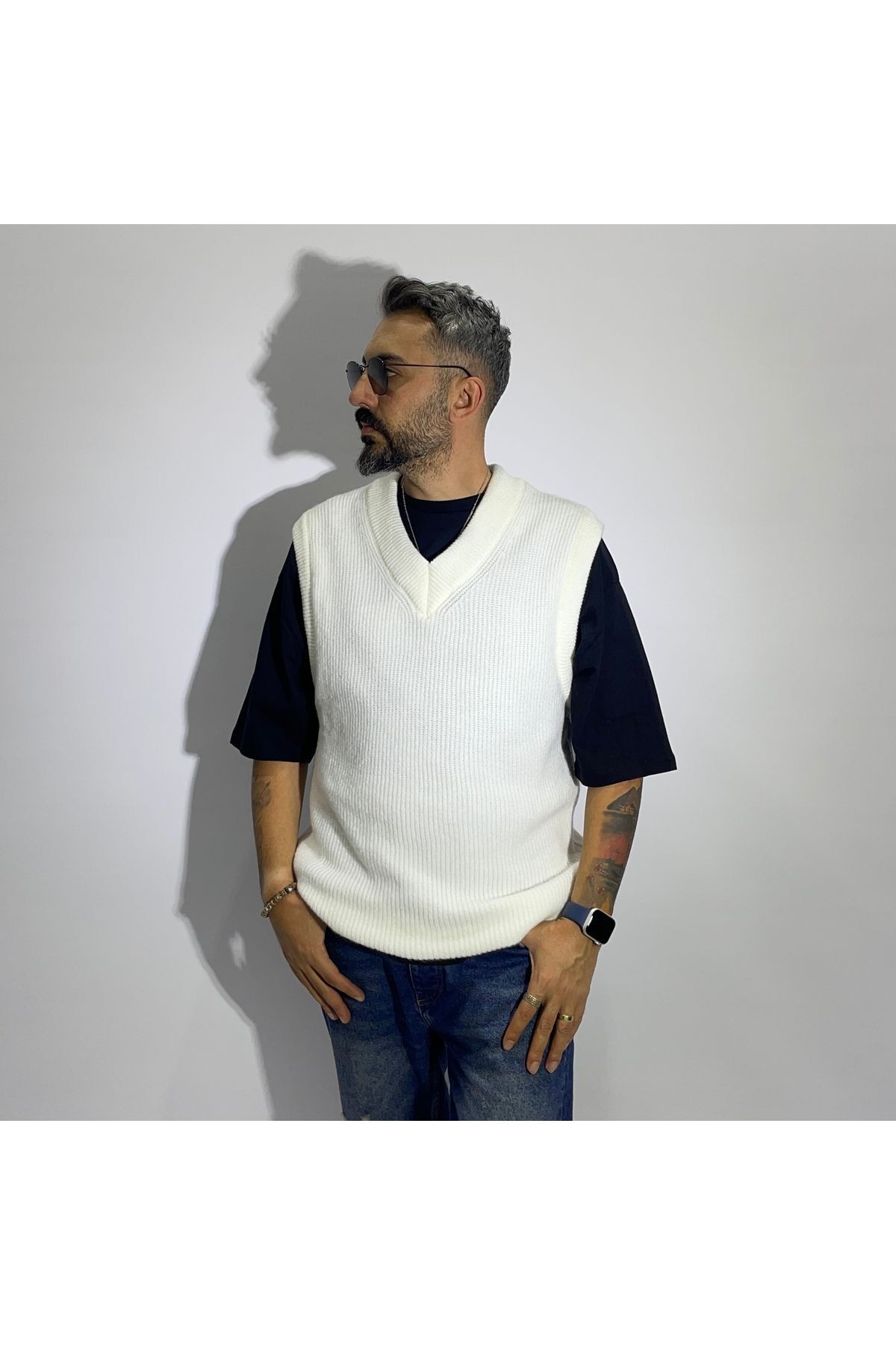 Sleeveless V Neck Men's Sweater - White