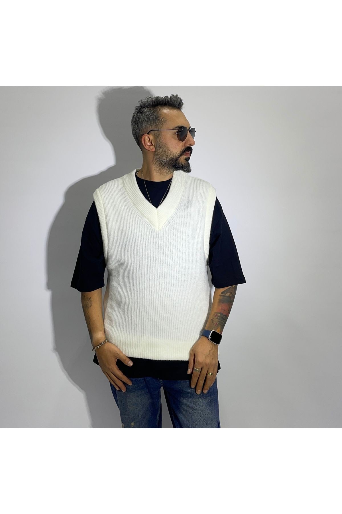 Sleeveless V Neck Men's Sweater - White