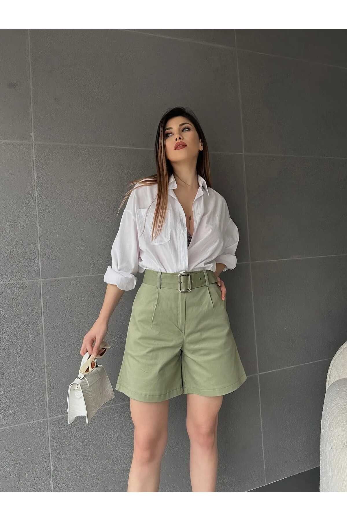 Kuş Gözü Kemerli Geniş Paçalı Mom Kadın Şort