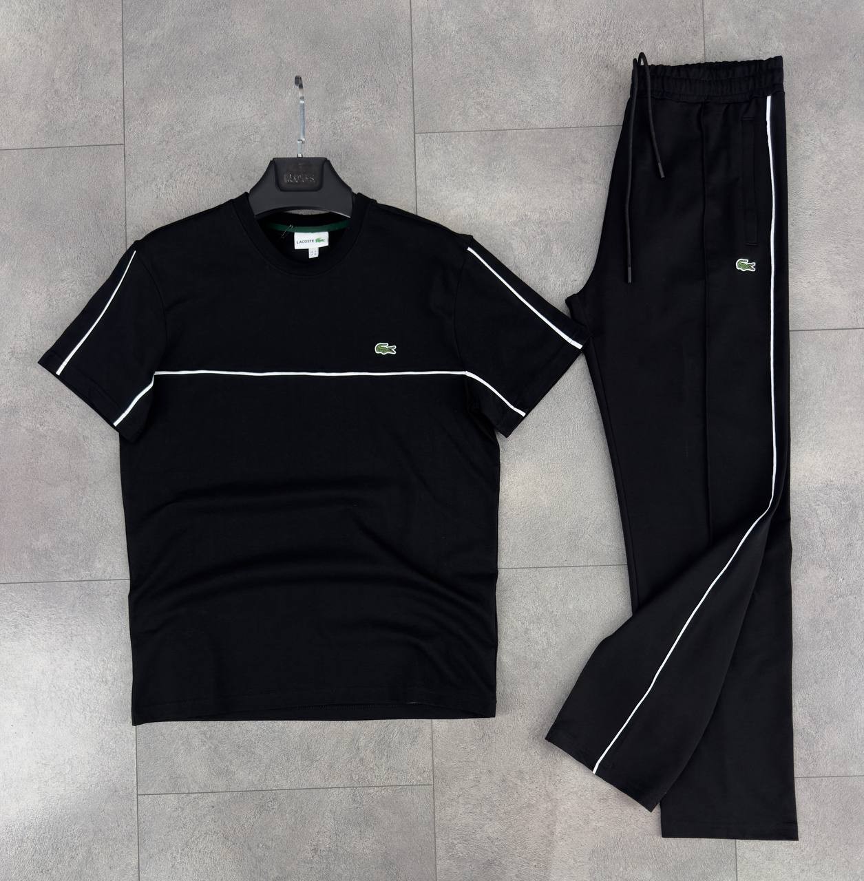 Essentials Minimalist T-Shirt & Şort Takımı - Jet Black/Ice White