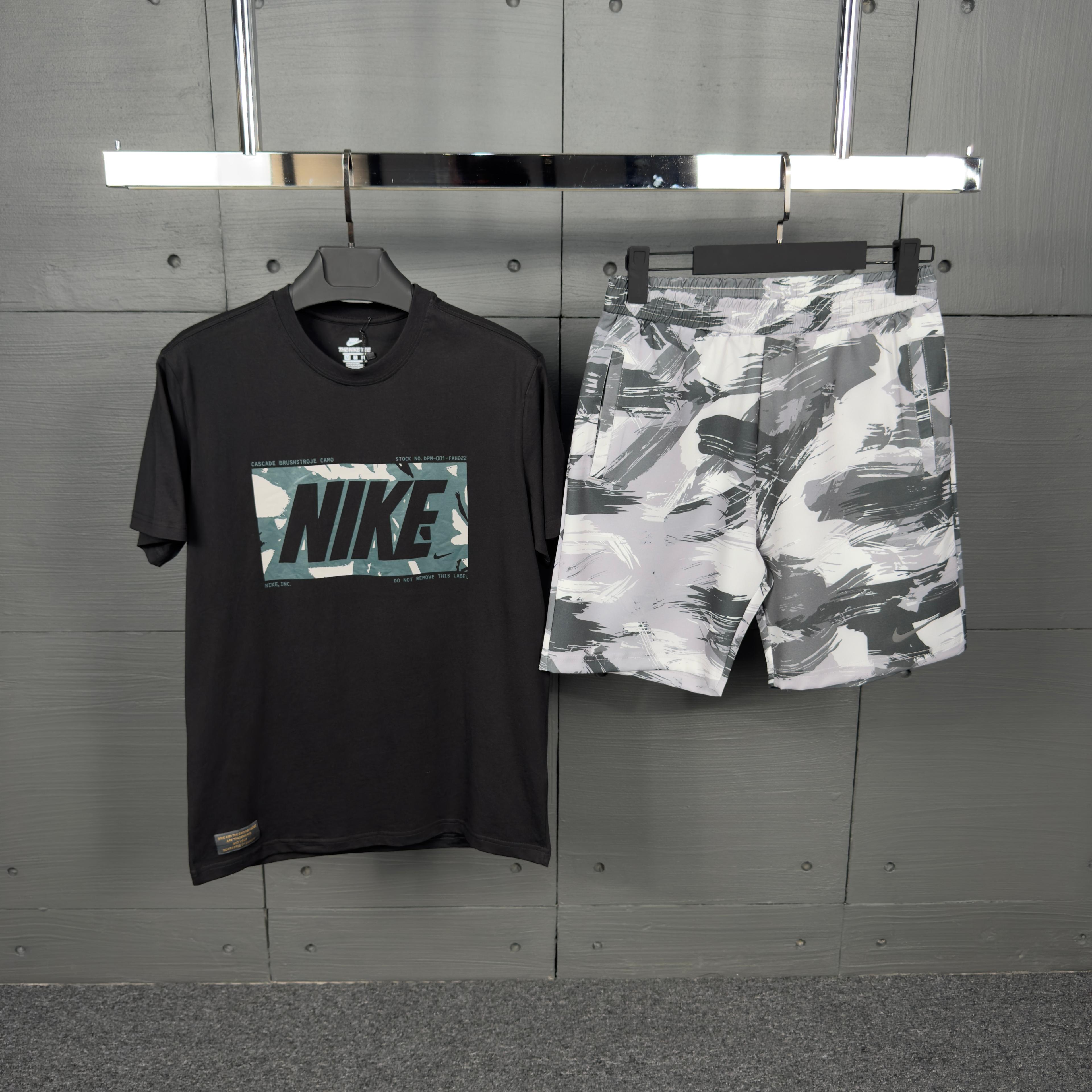 Nike Desenli şortlu takım