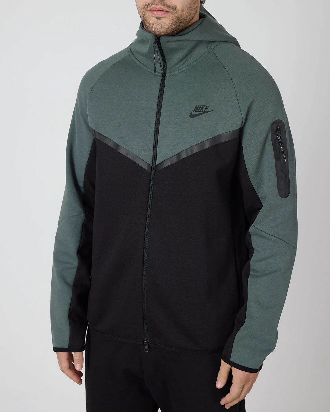 SS'25 Tech Full-Zip Windrunner Hoodie - Basil green/Black