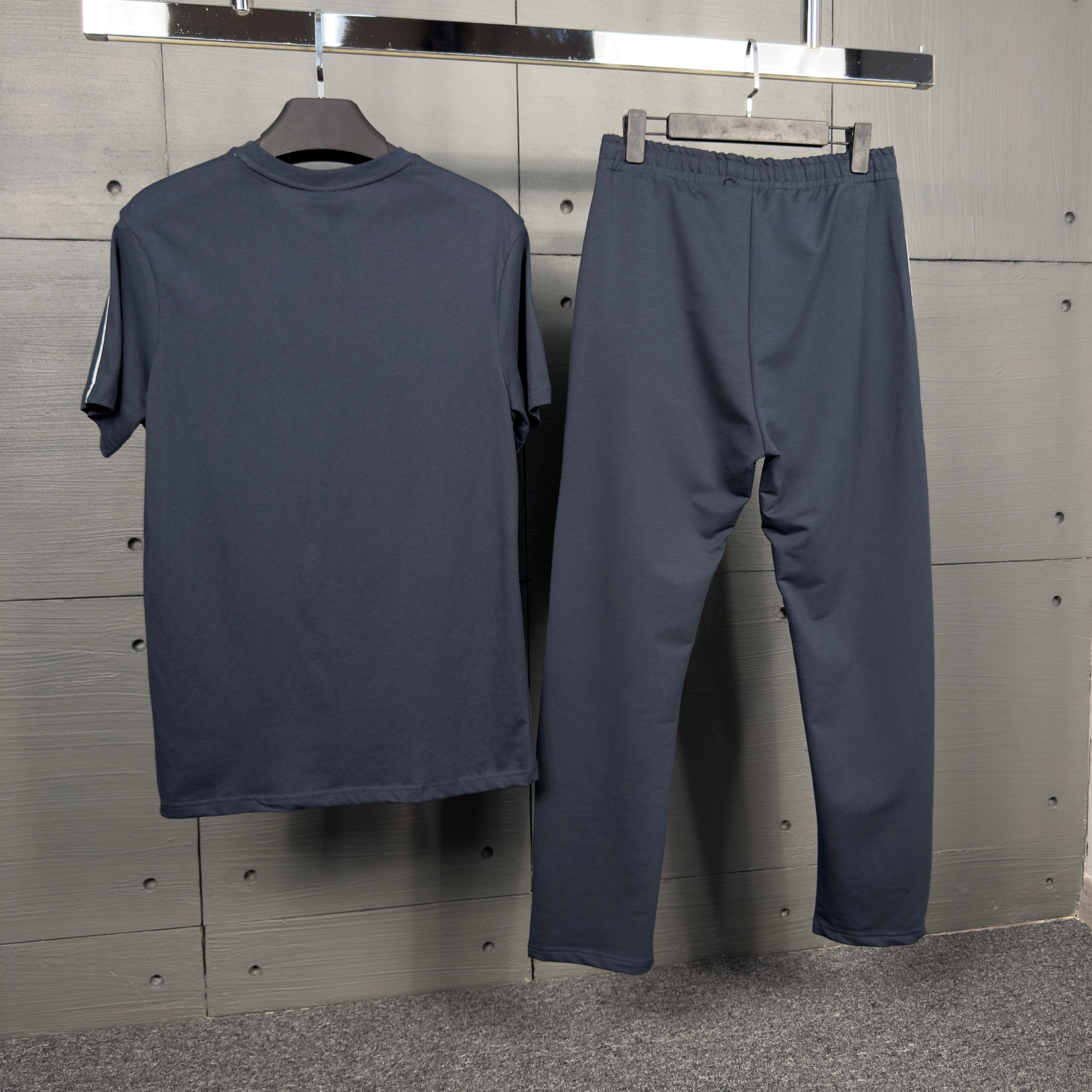 Essentials Minimalist T-Shirt & pantlon Takımı
