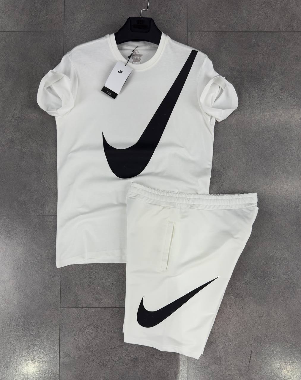 Limitless Swoosh Series T-Shirt & Şort Takımı - Ivory White/Phantom Black