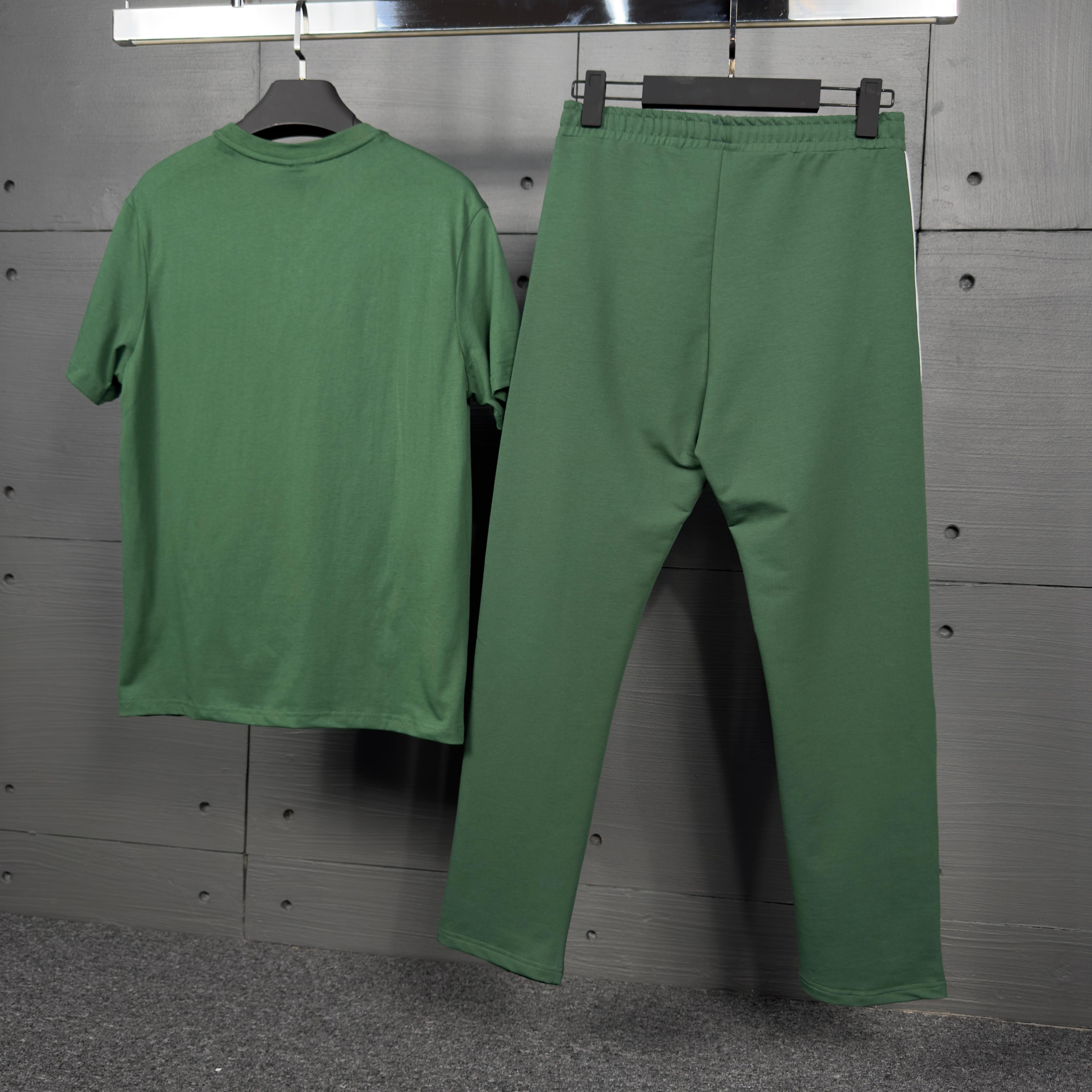 Essentials Minimalist T-Shirt & pantolon Takımı