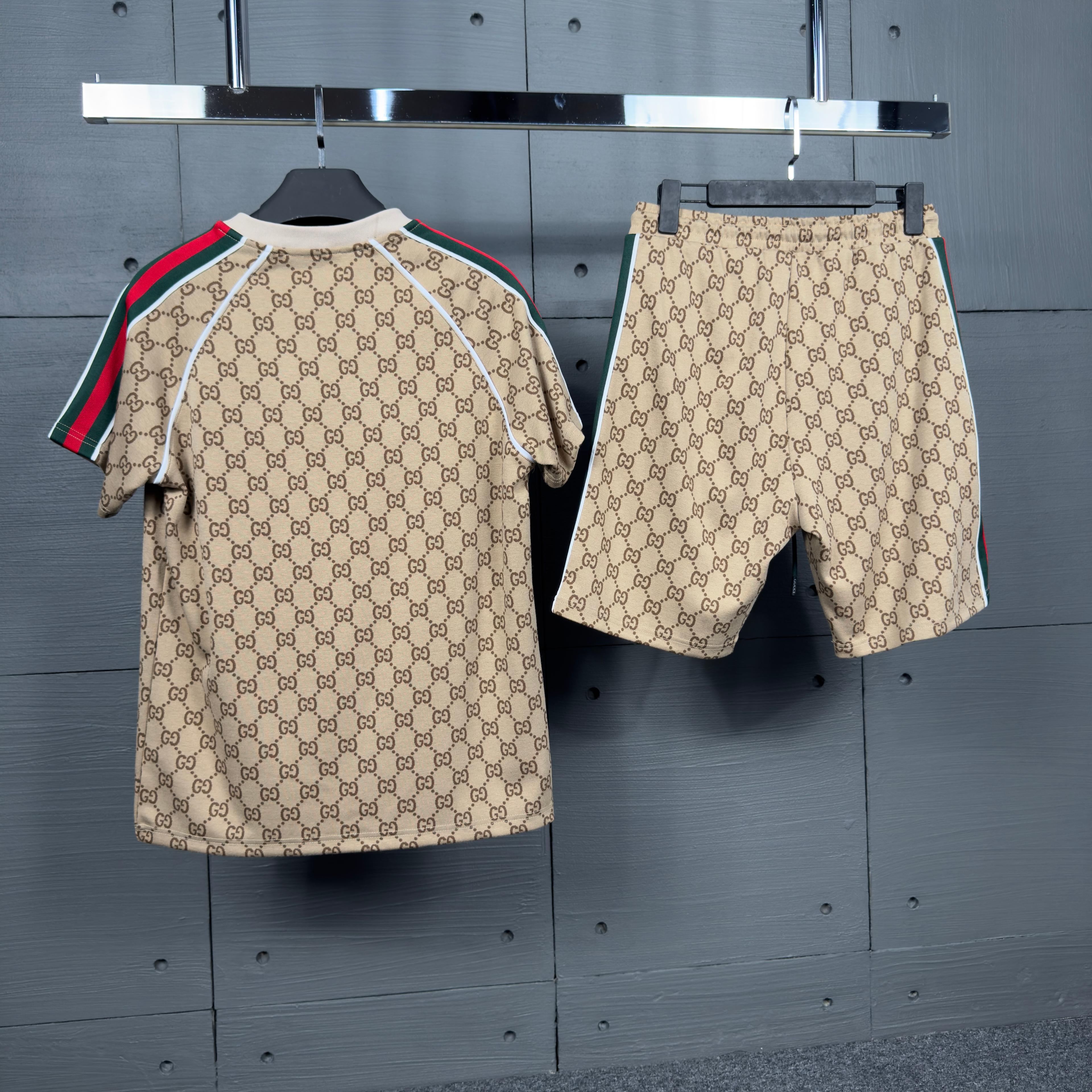 GUCCI Monogram şort tişört takım