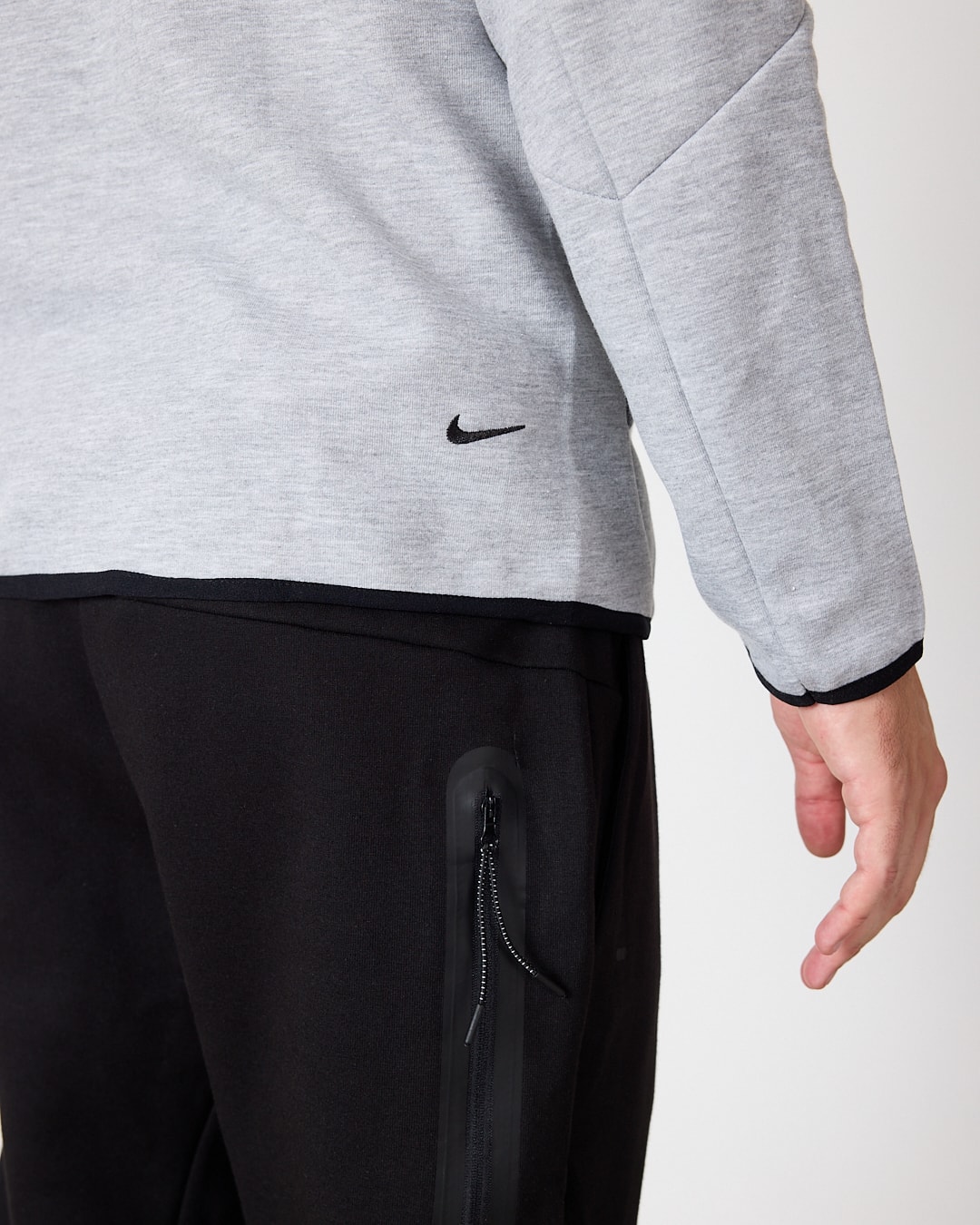 SS'25 Tech Full-Zip Windrunner Hoodie - Dark Grey Heather/Black