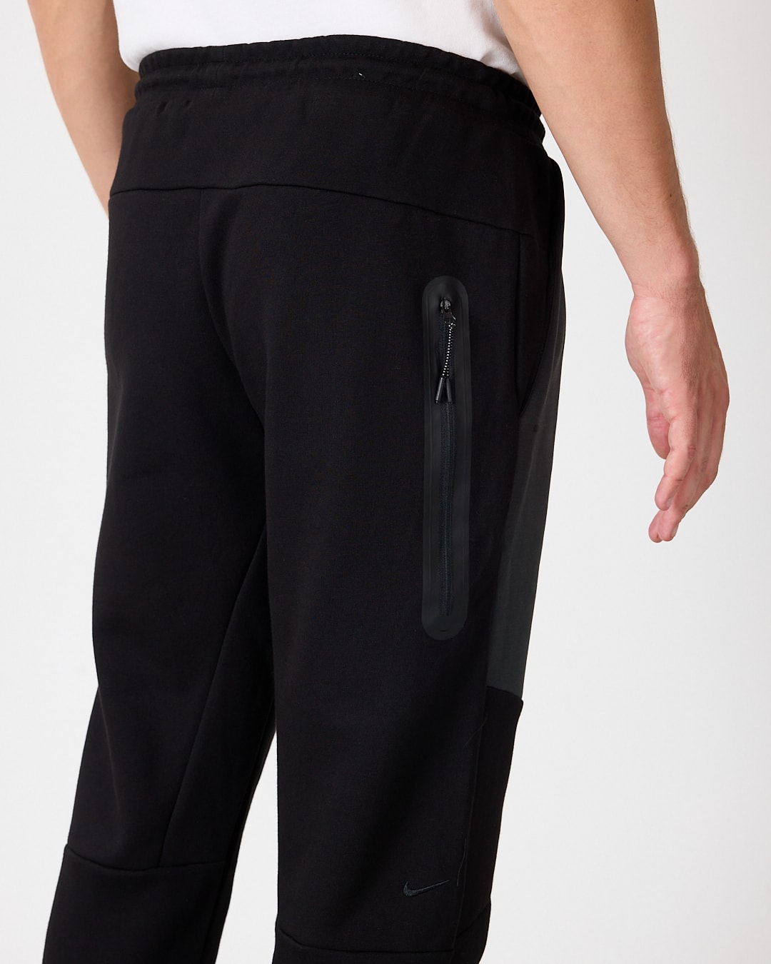 SS'25 Tech Fleece Joggers - Black/Anthracite/Green
