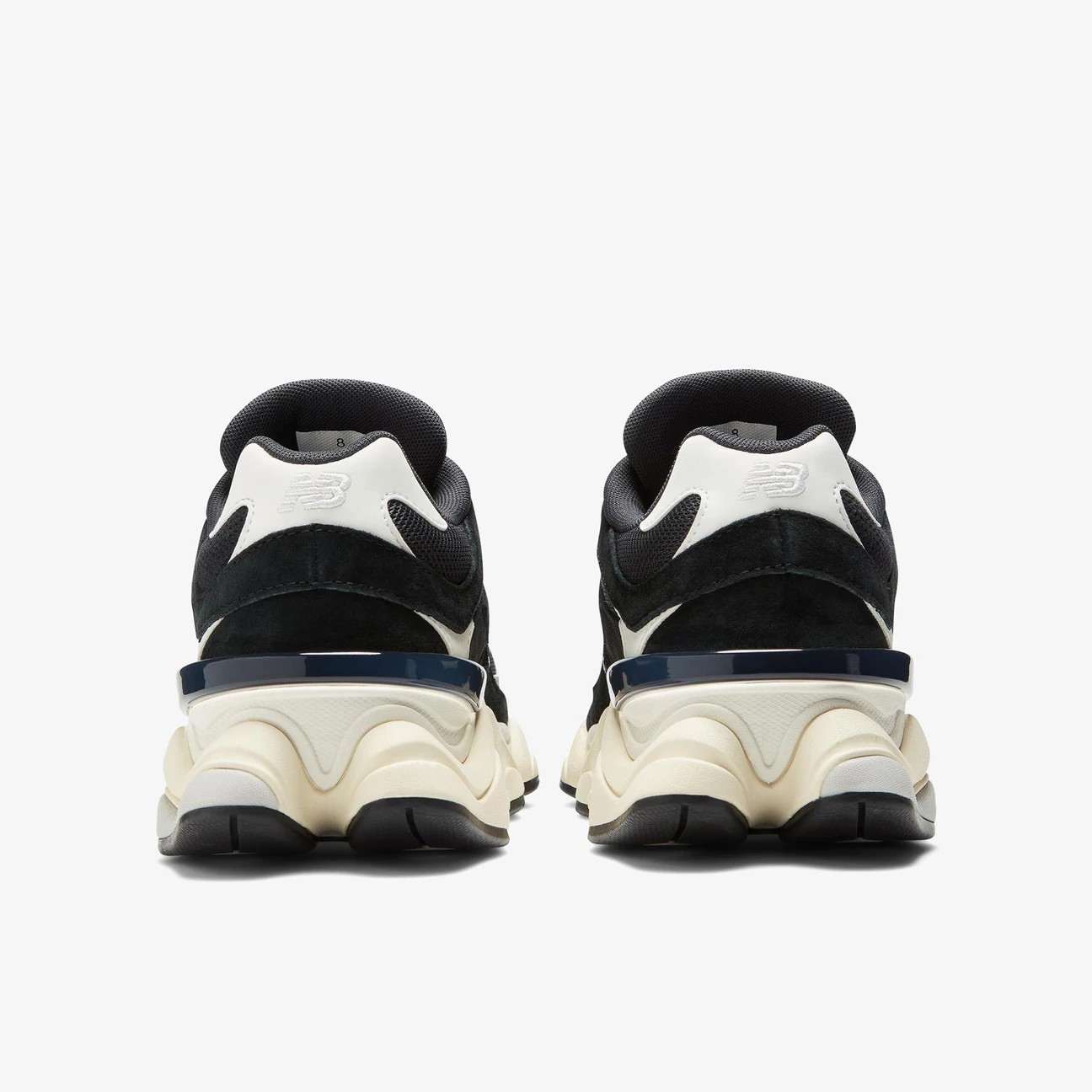 9060 Unisex Sneaker - Black/White