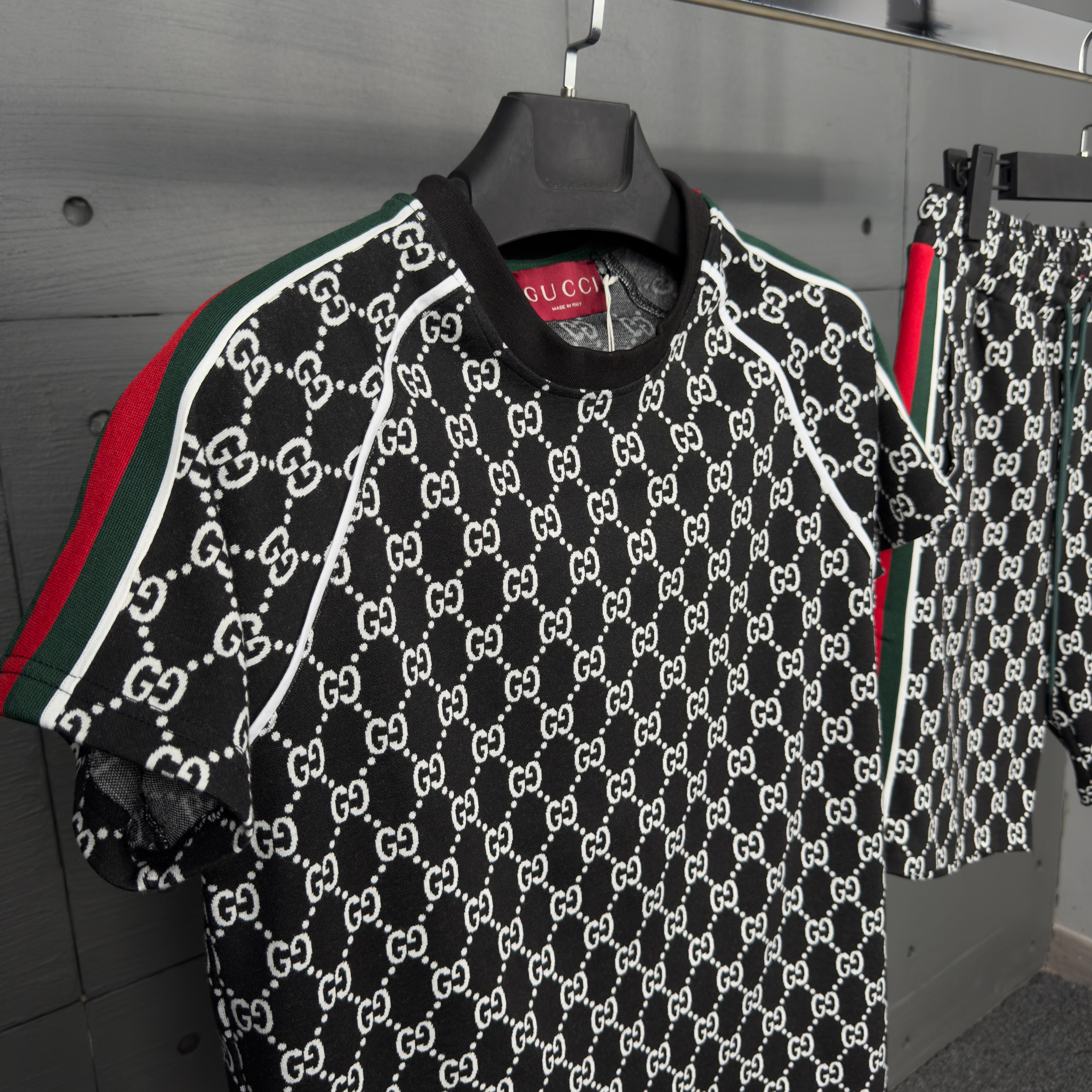 GUCCI Monogram şort tişört takım