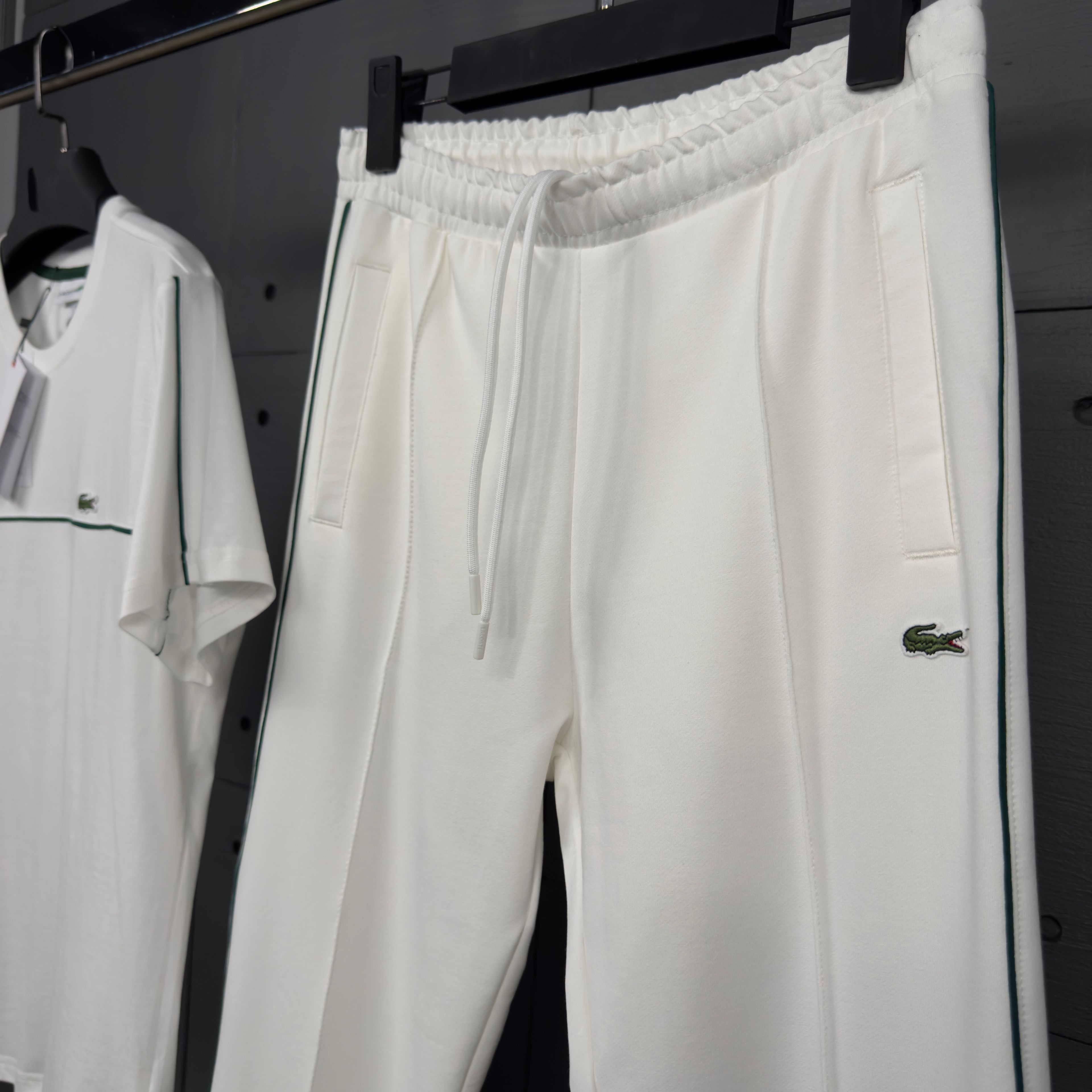 Essentials Minimalist T-Shirt & pantolon Takımı                                                    