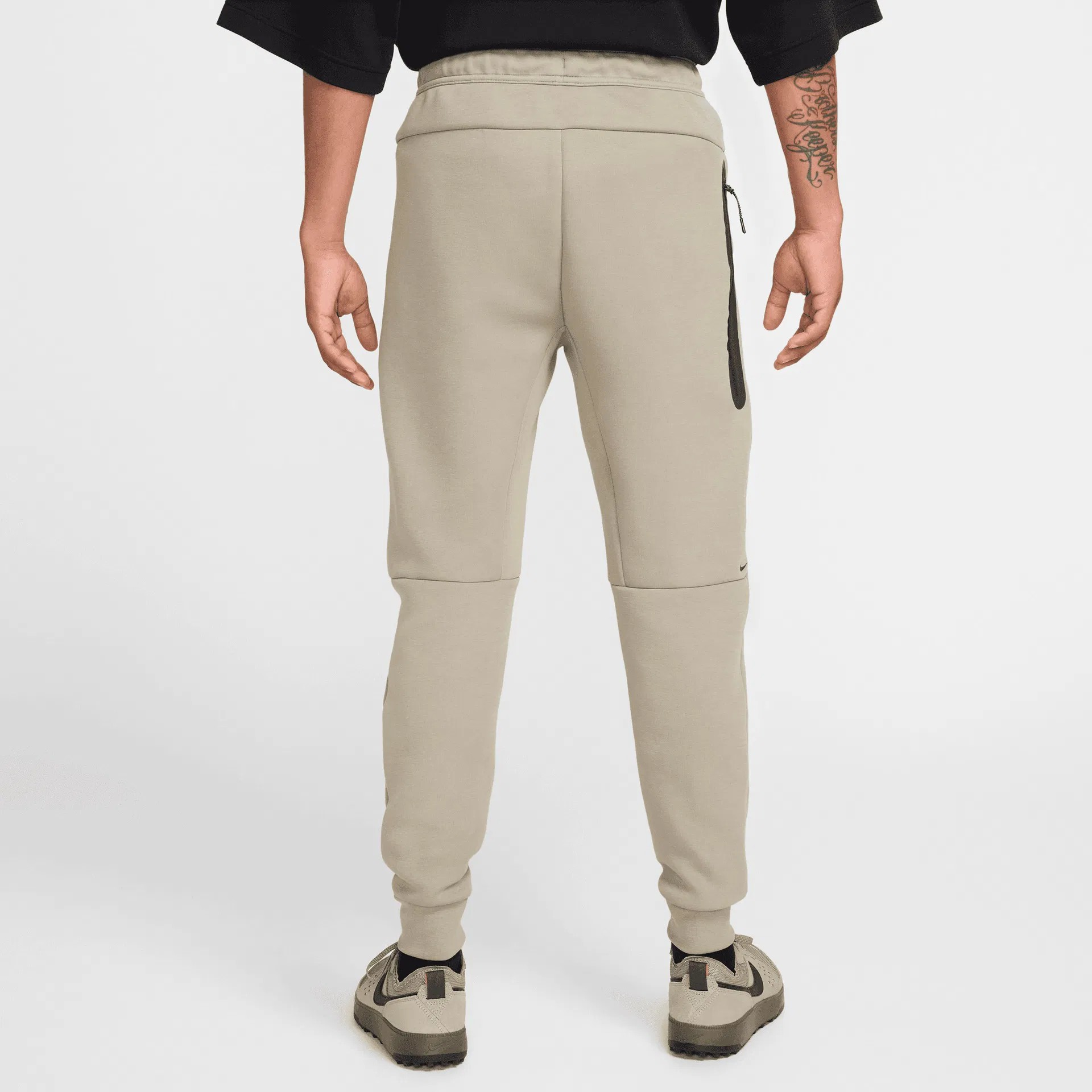 SS'25 Tech Fleece Joggers - Oatmeal/Black