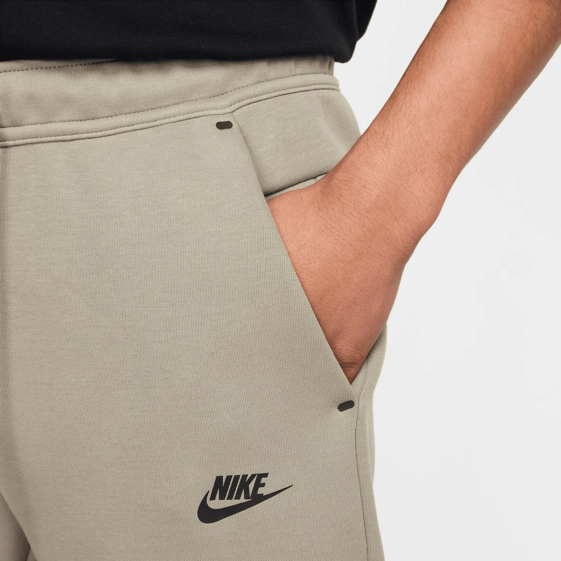 SS'25 Tech Fleece Joggers - Oatmeal/Black