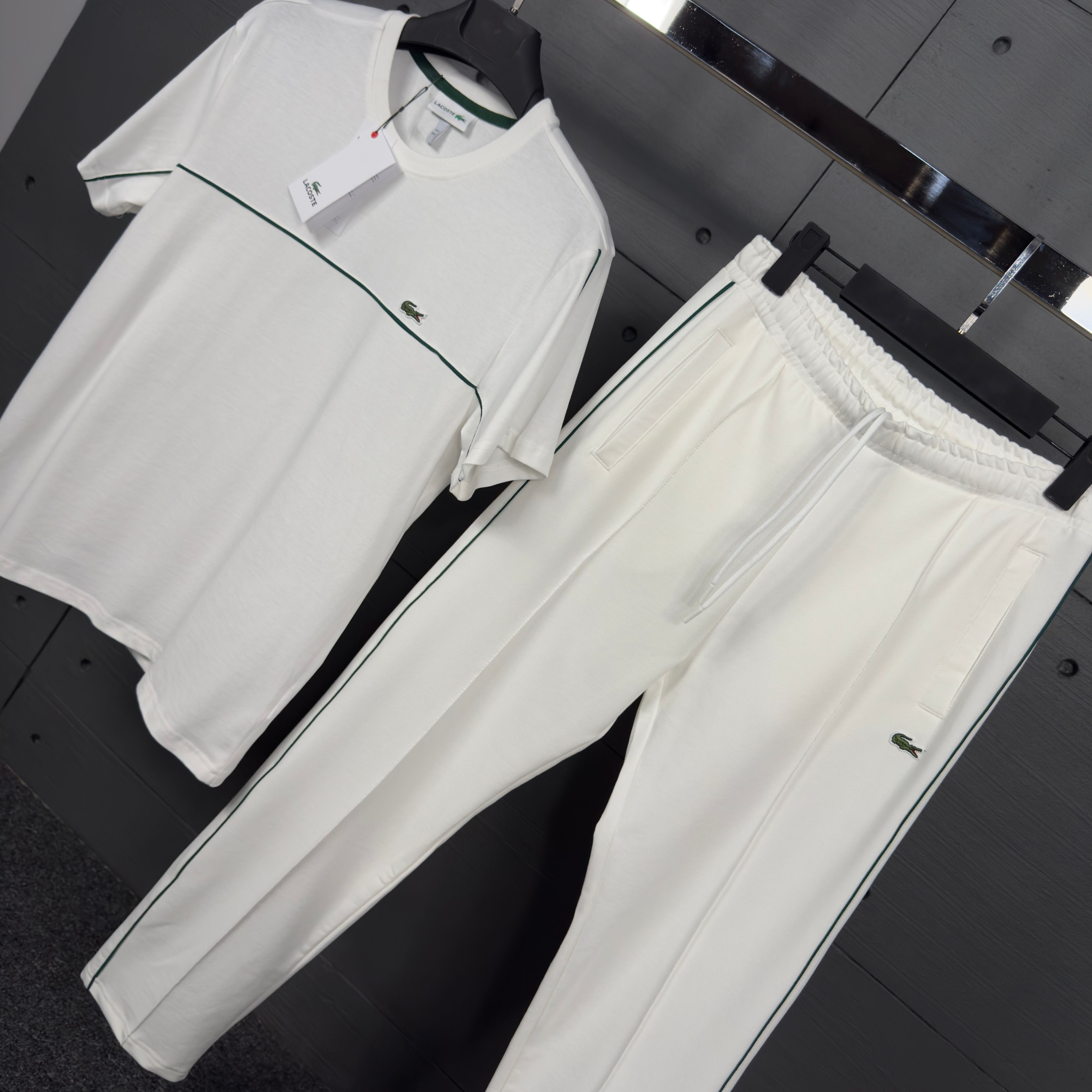 Essentials Minimalist T-Shirt & pantolon Takımı                                                    