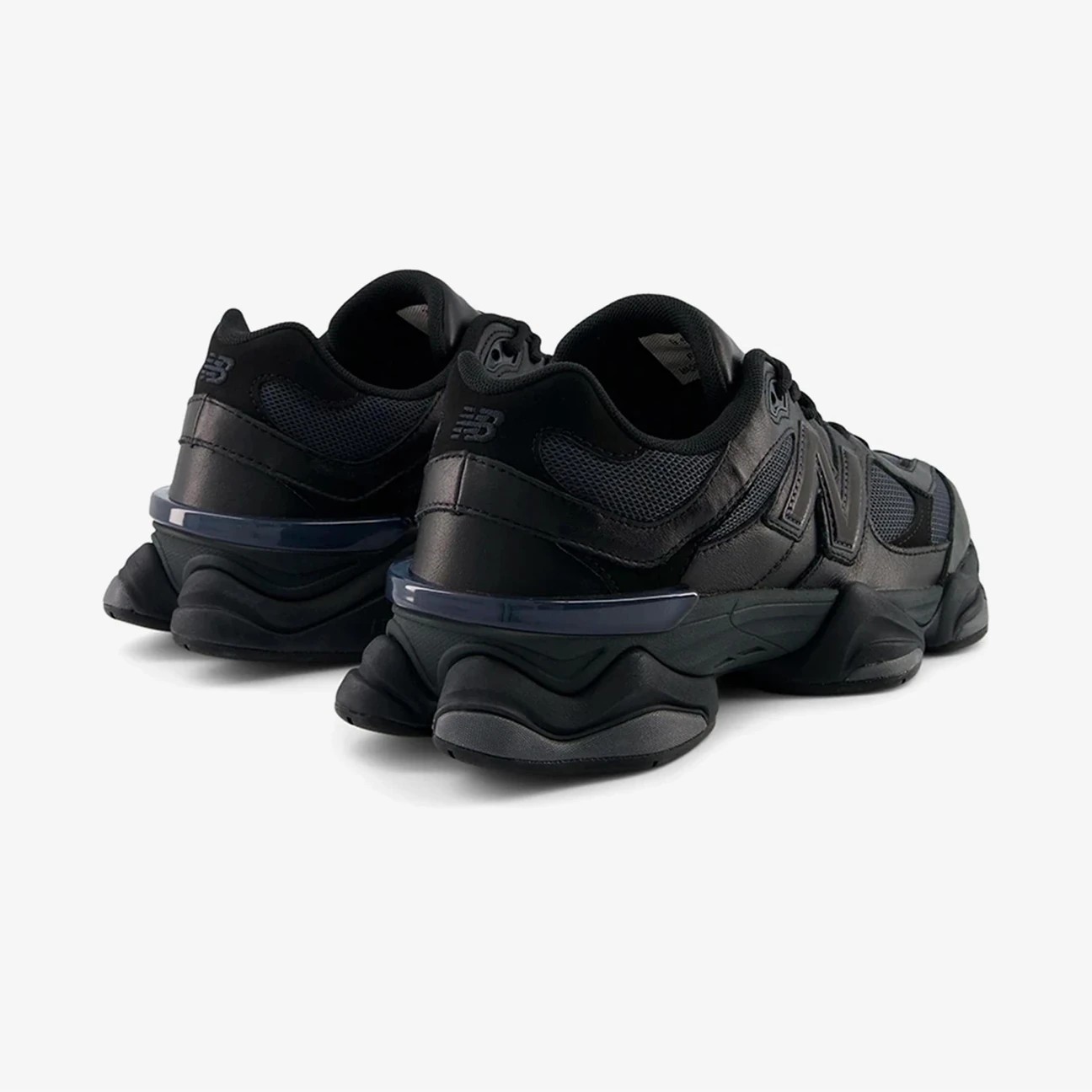 9060 Unisex Sneaker - Triple Black