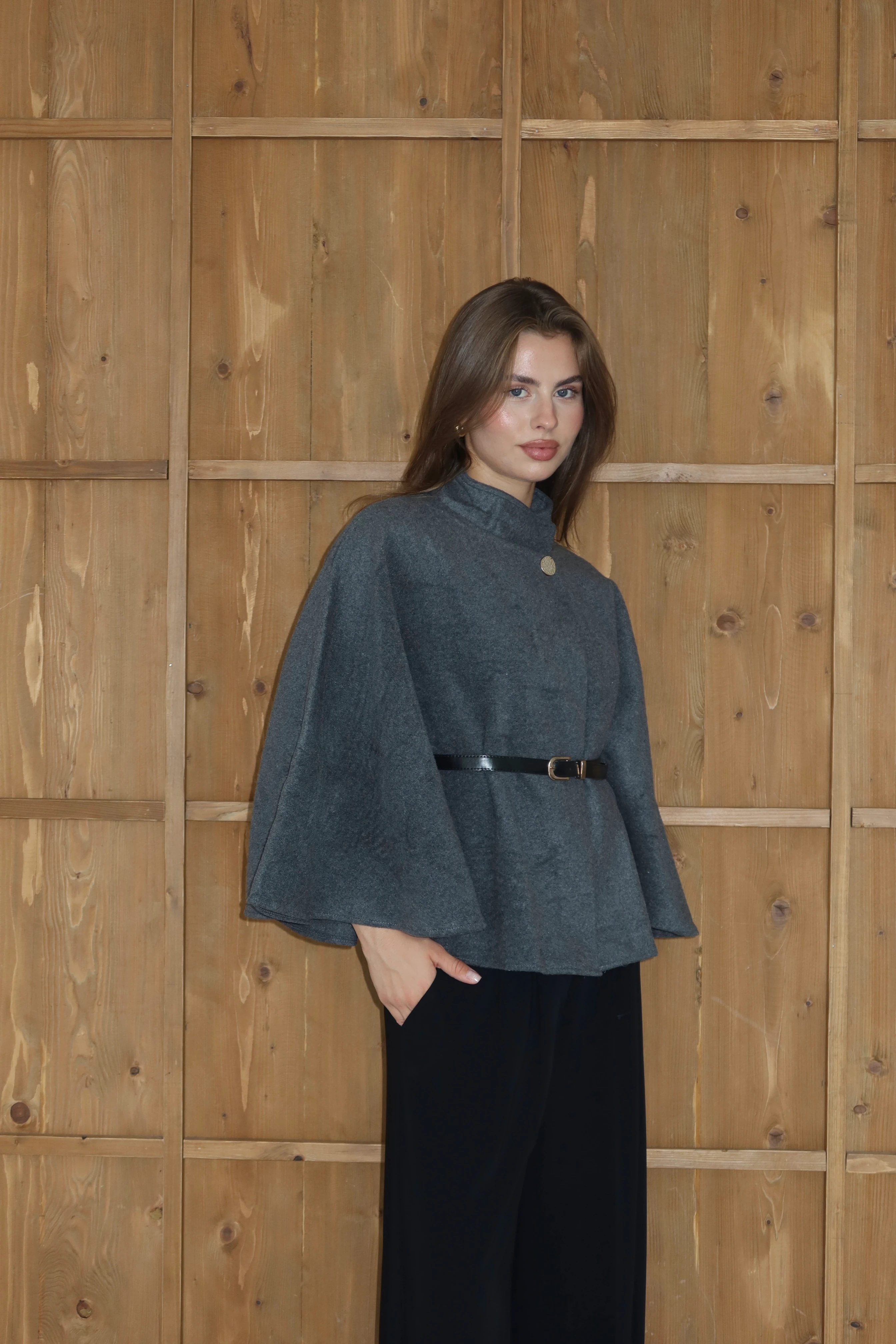 Kadın Kemer Detaylı Kaşe Panço Ceket