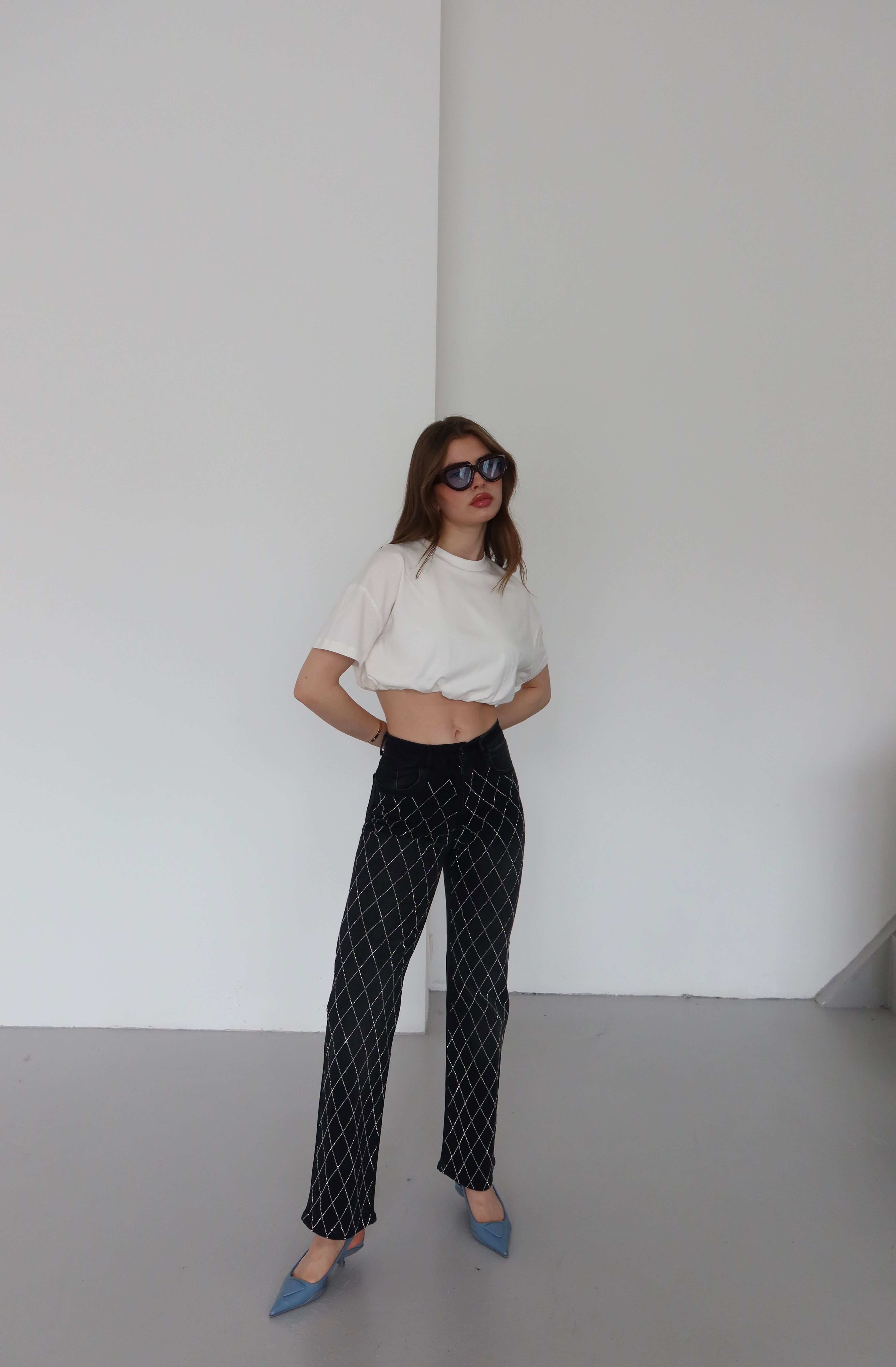 Kadın Siyah Renk Loose Fit Önü Starlight Parlak Taşlı Tasarım Denim