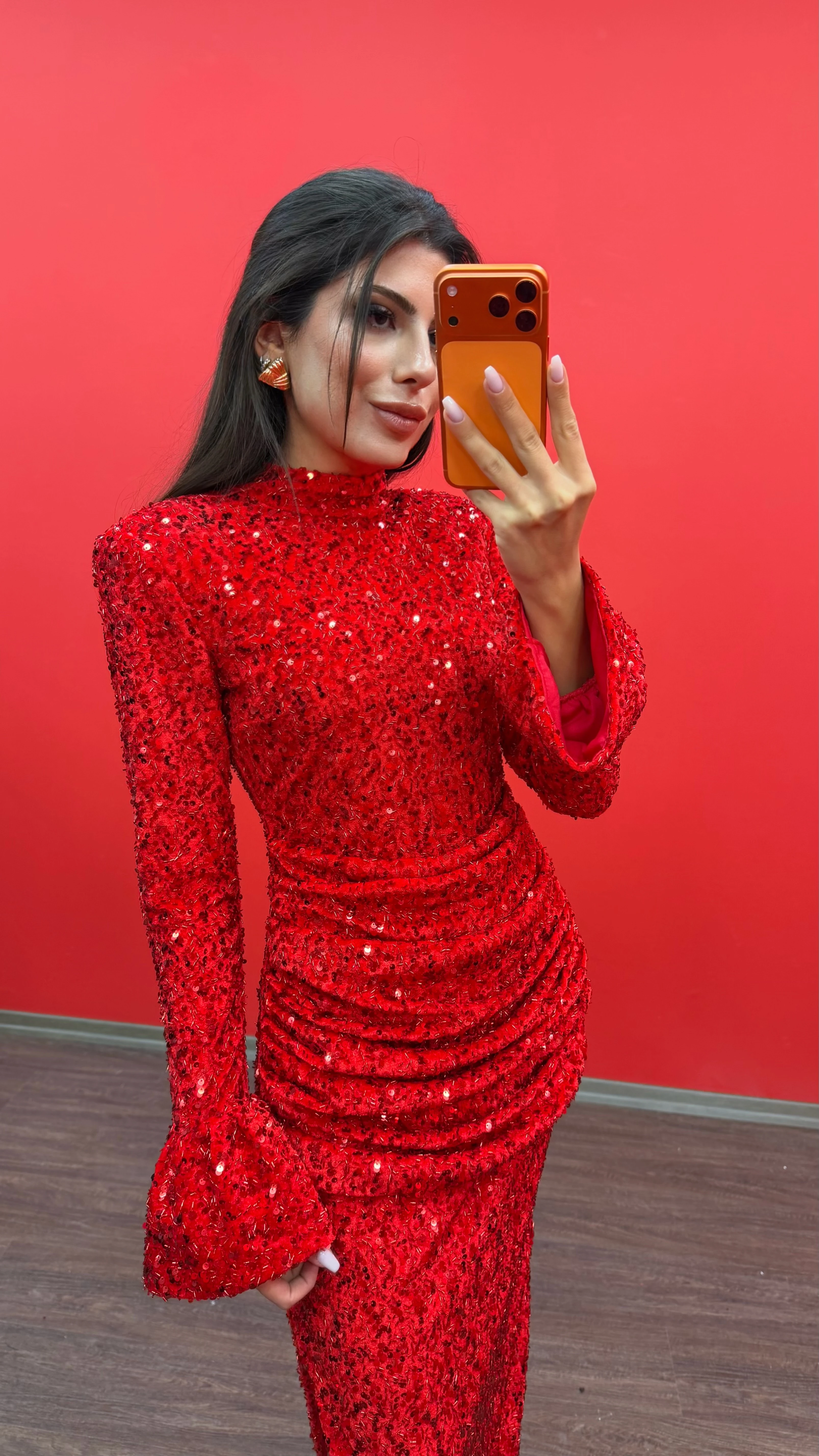 Kadın Payetli Işıltılı Yırtmaçlı Maxi Elbise - KIRMIZI