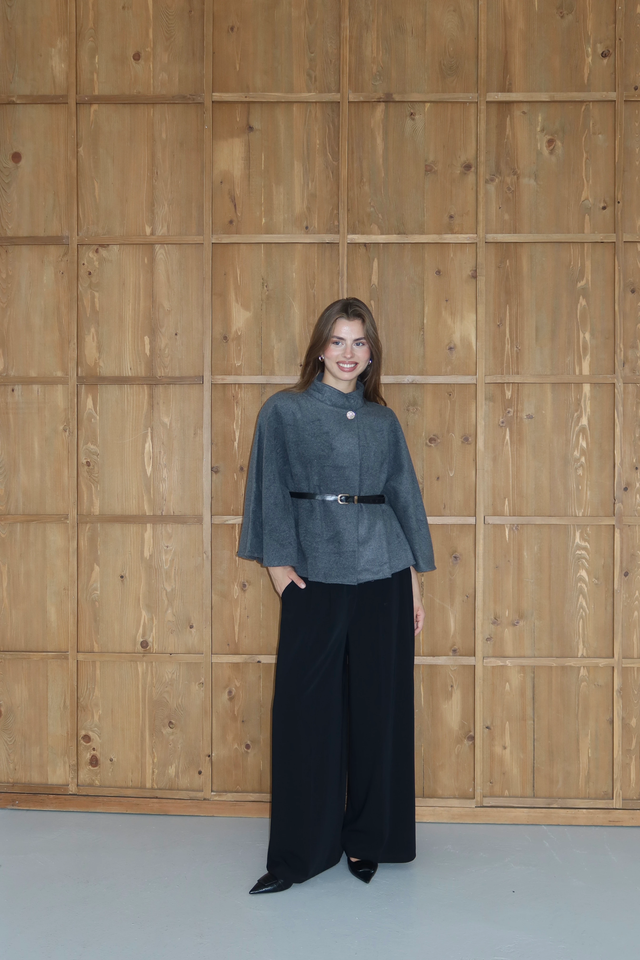 Kadın Kemer Detaylı Kaşe Panço Ceket