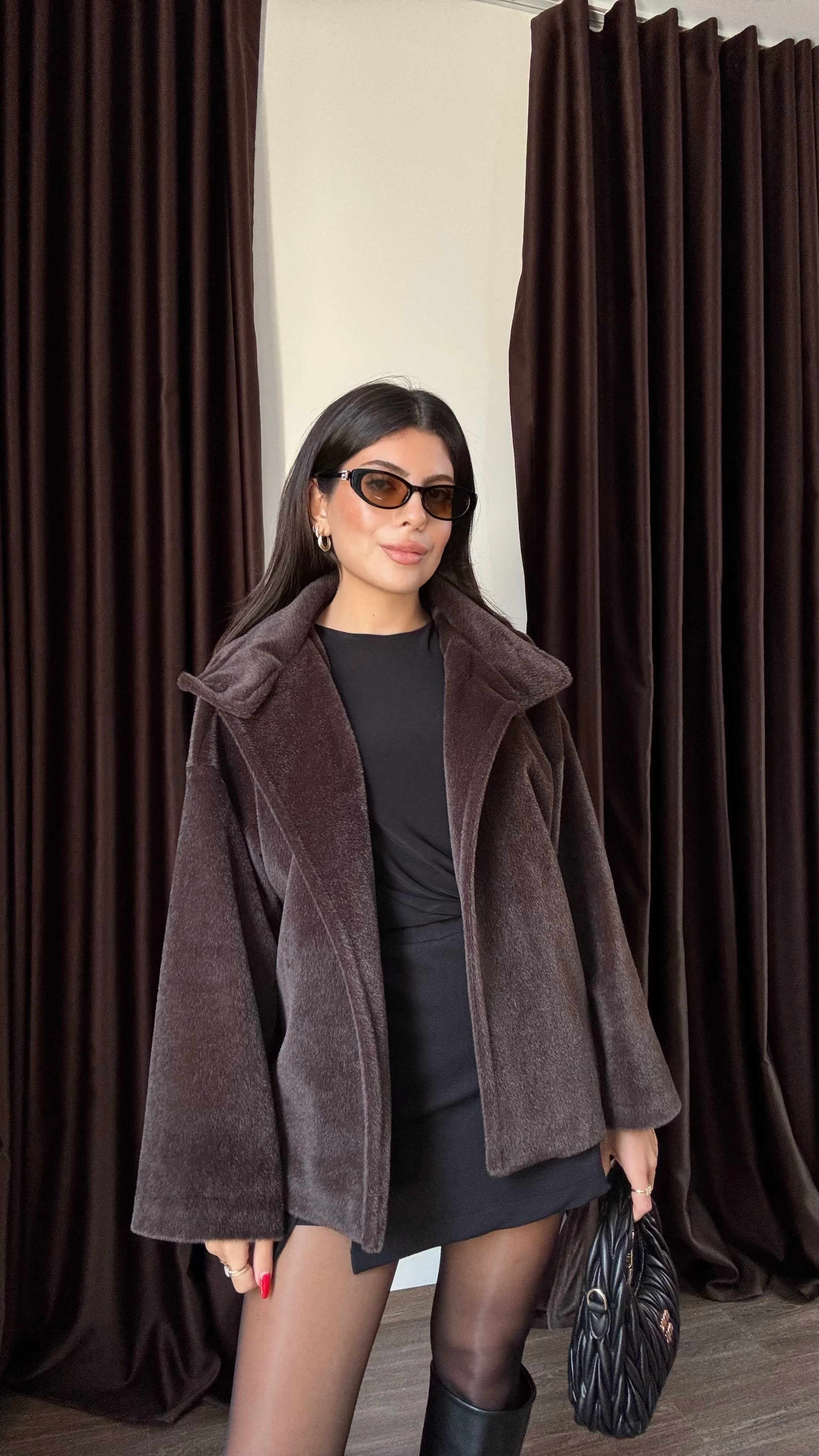 Kadın Dik Yaka Kürklü Kuşaklı Kaban