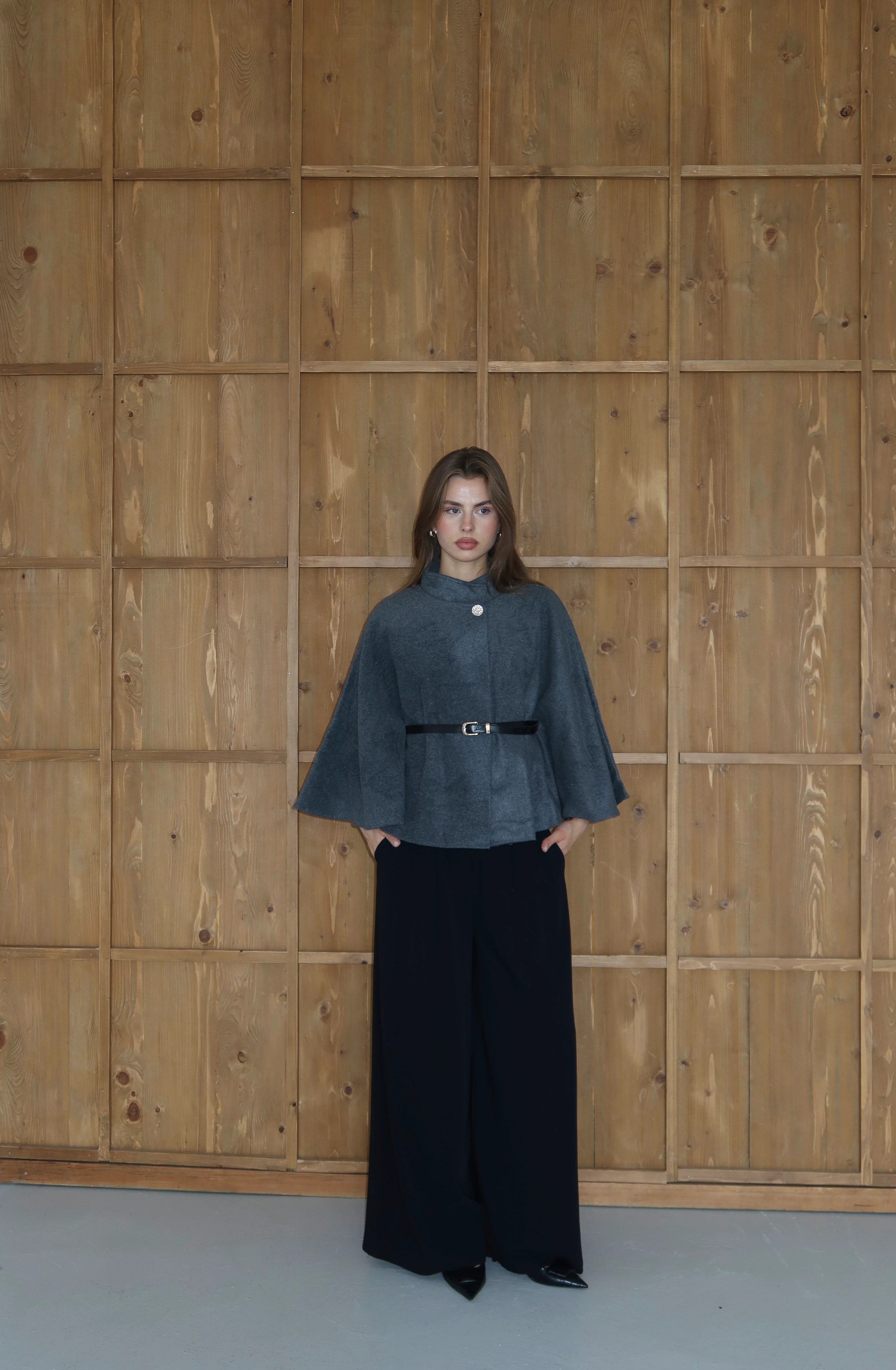 Kadın Kemer Detaylı Kaşe Panço Ceket