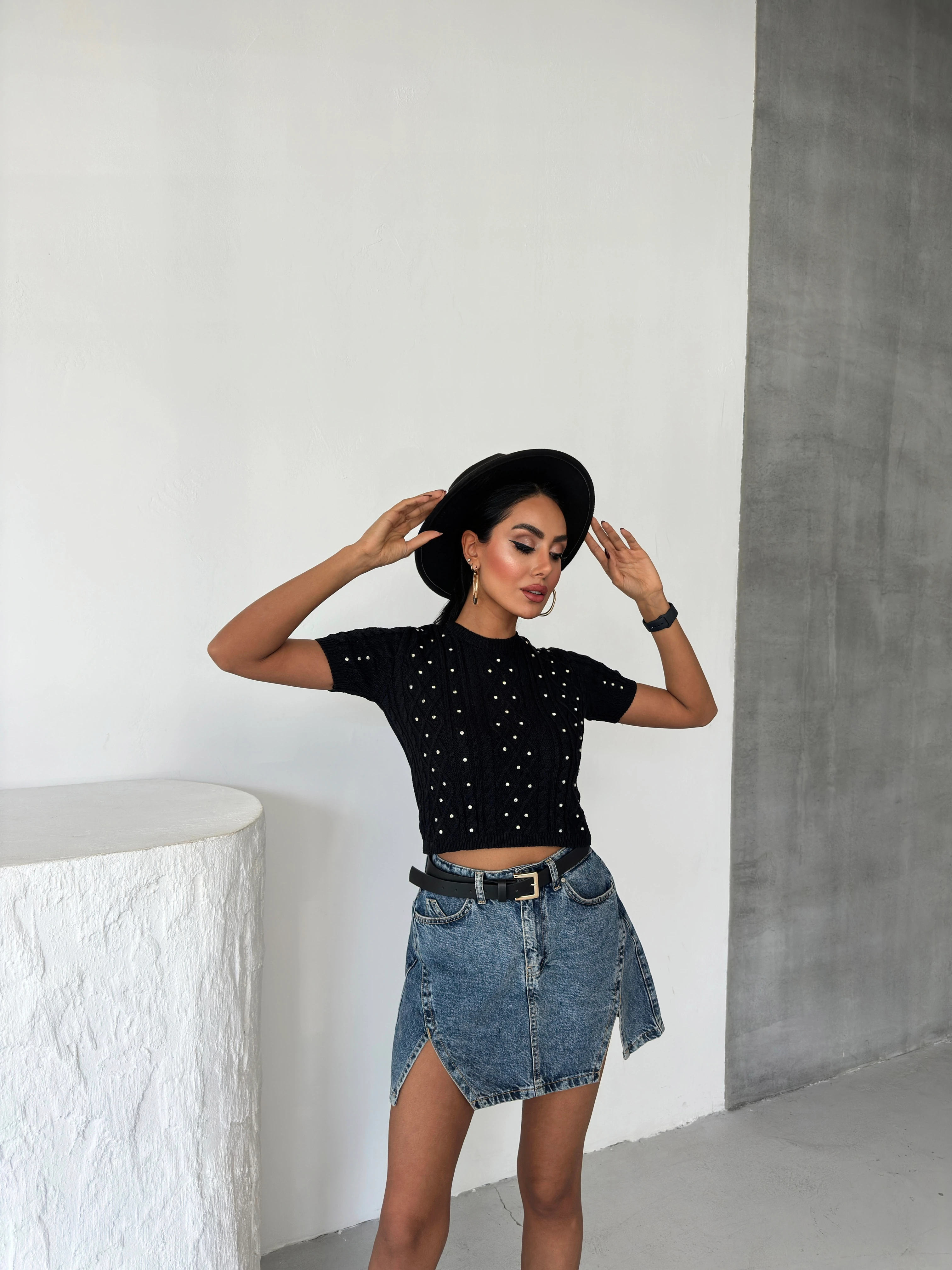 Women's Short Sleeve Stone Knit Detailed Knit Sweater