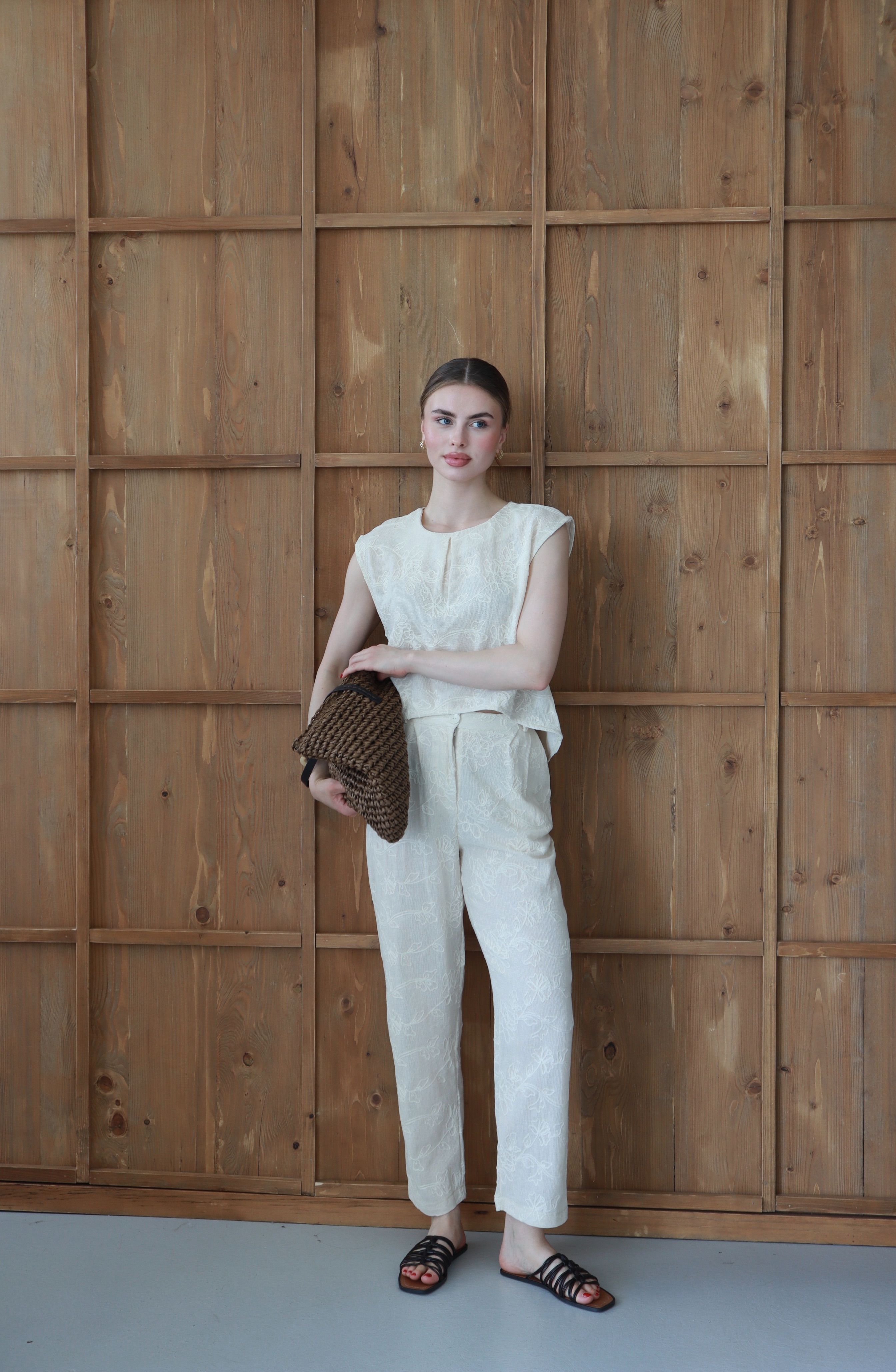 Kadın Nakışlı Crop Bluz-Pantolon Premium Takım