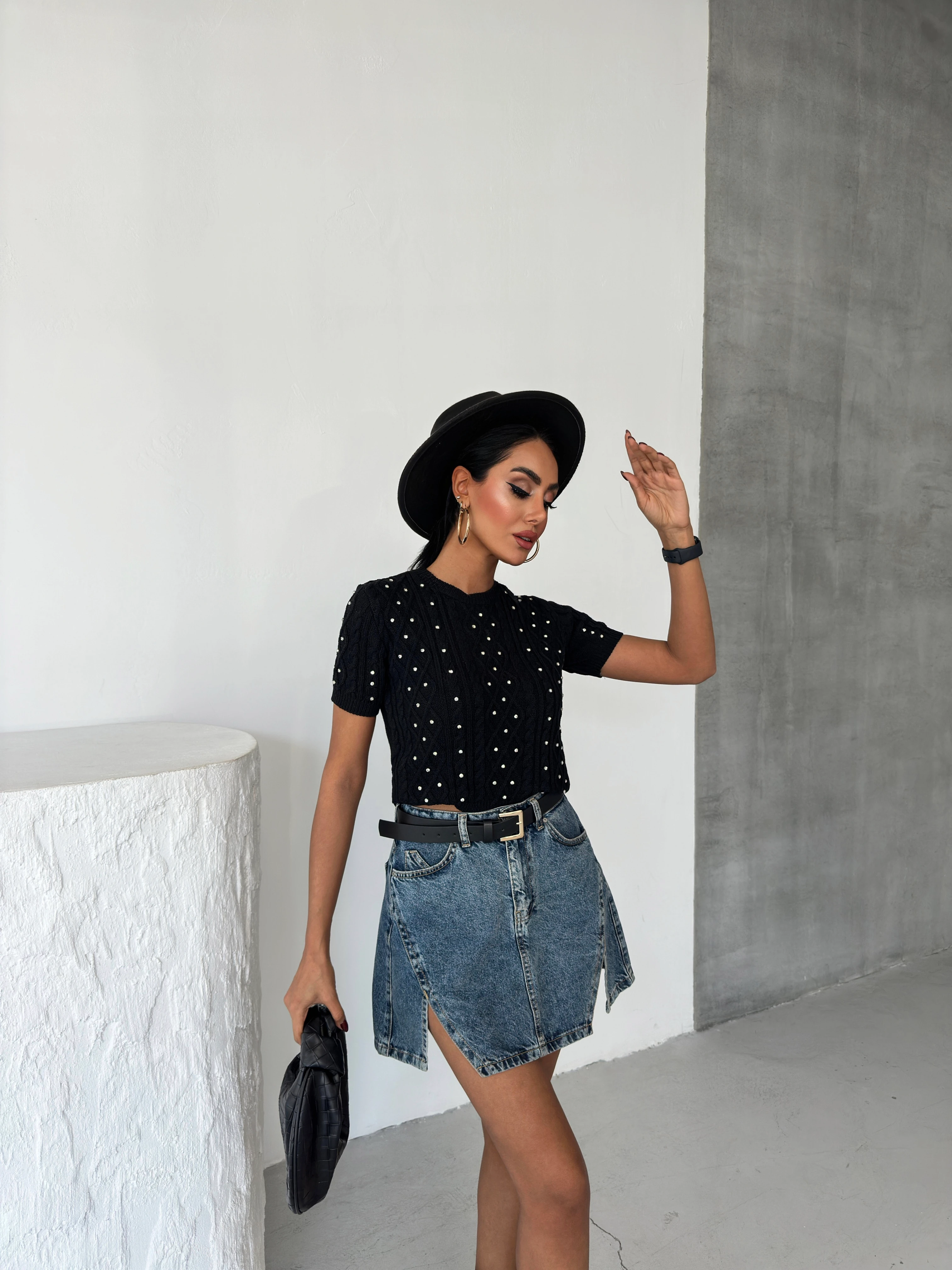 Women's Short Sleeve Stone Knit Detailed Knit Sweater