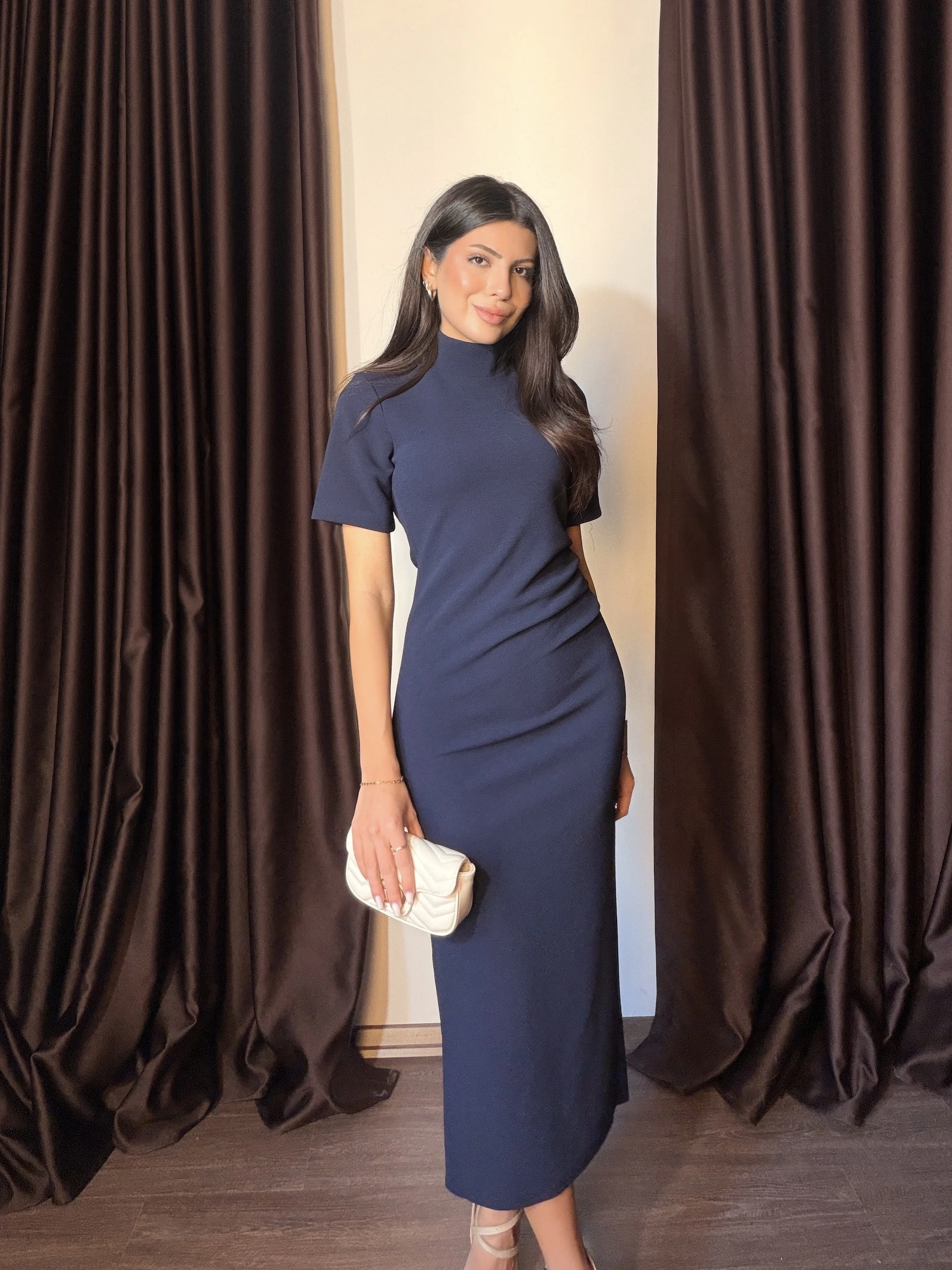 Kadın Midi Boy Kısa Yırtmaçlı Elbise