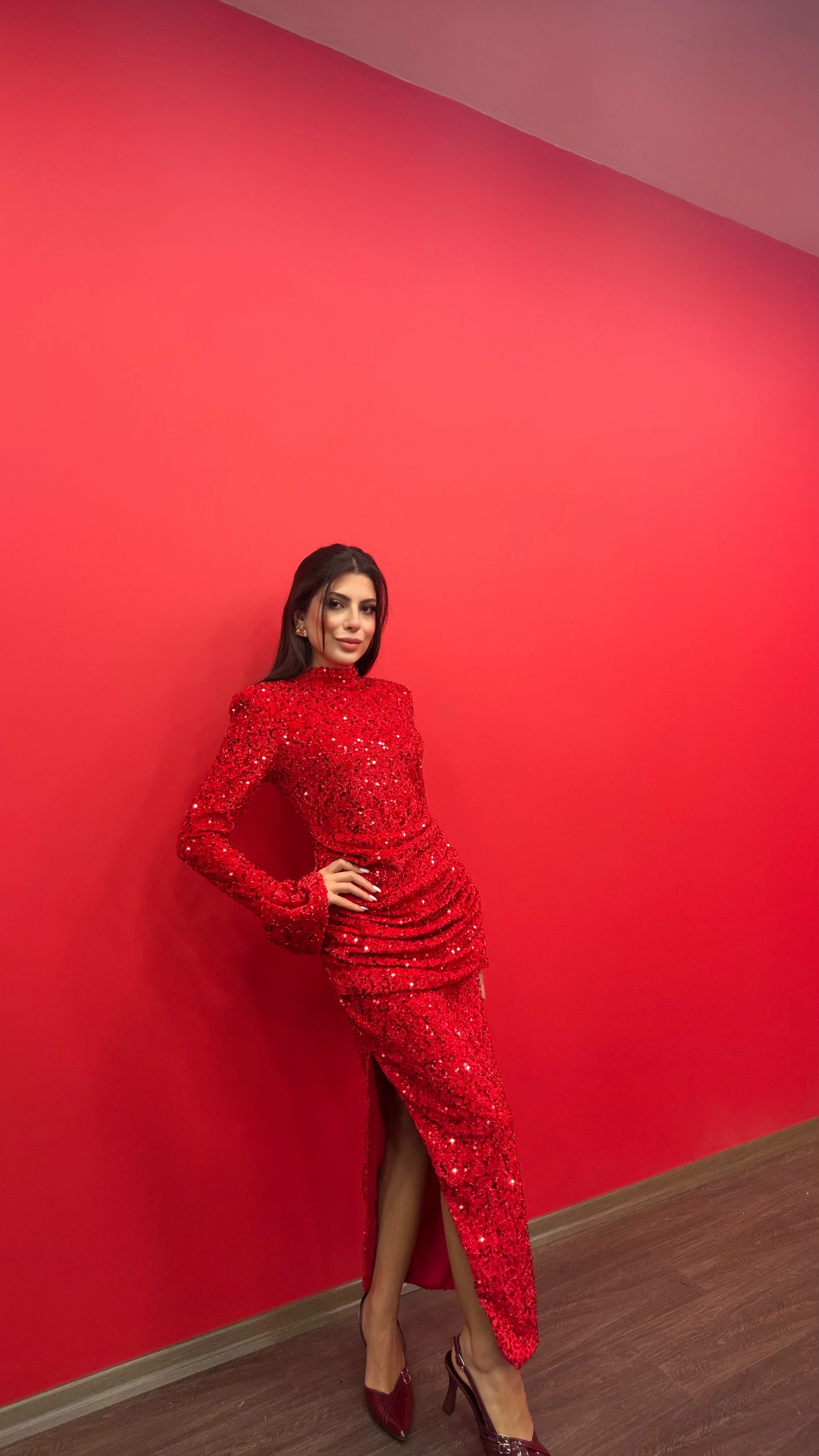 Kadın Payetli Işıltılı Yırtmaçlı Maxi Elbise