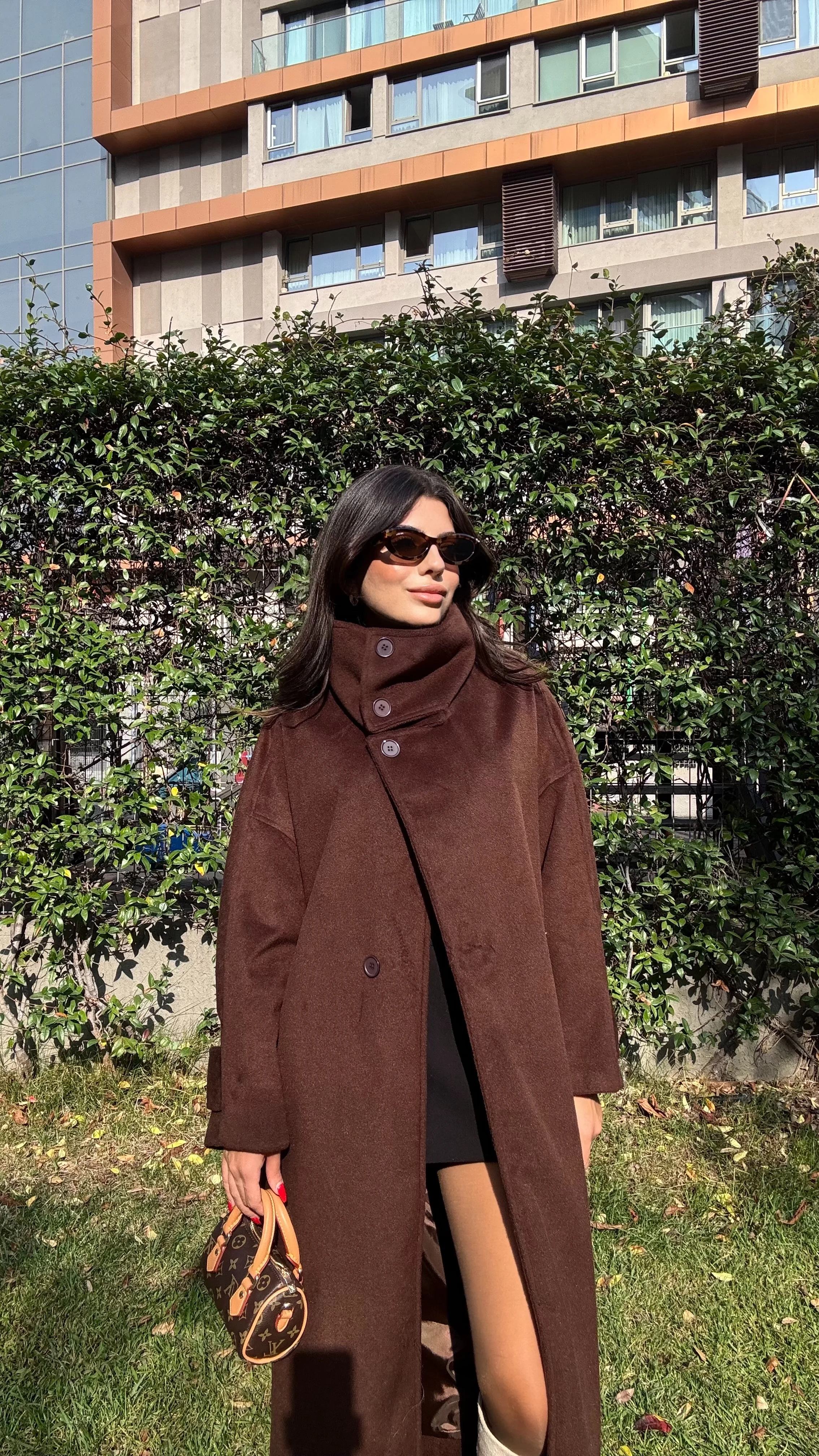 Kadın Dik Yaka Uzun Kaşe Kaban