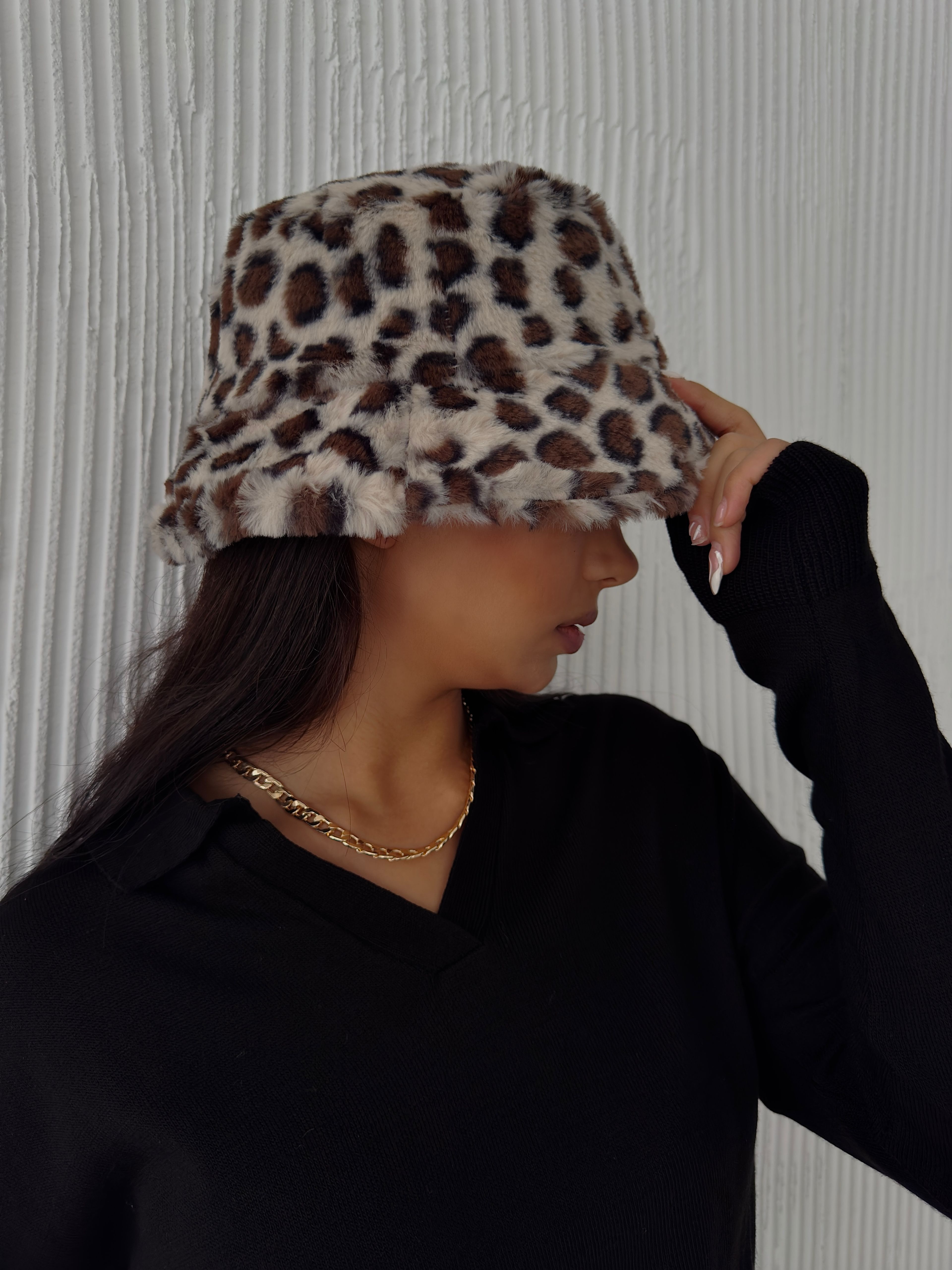 LEOPARD PRINT PLUSH BUCKET WOMEN'S HAT