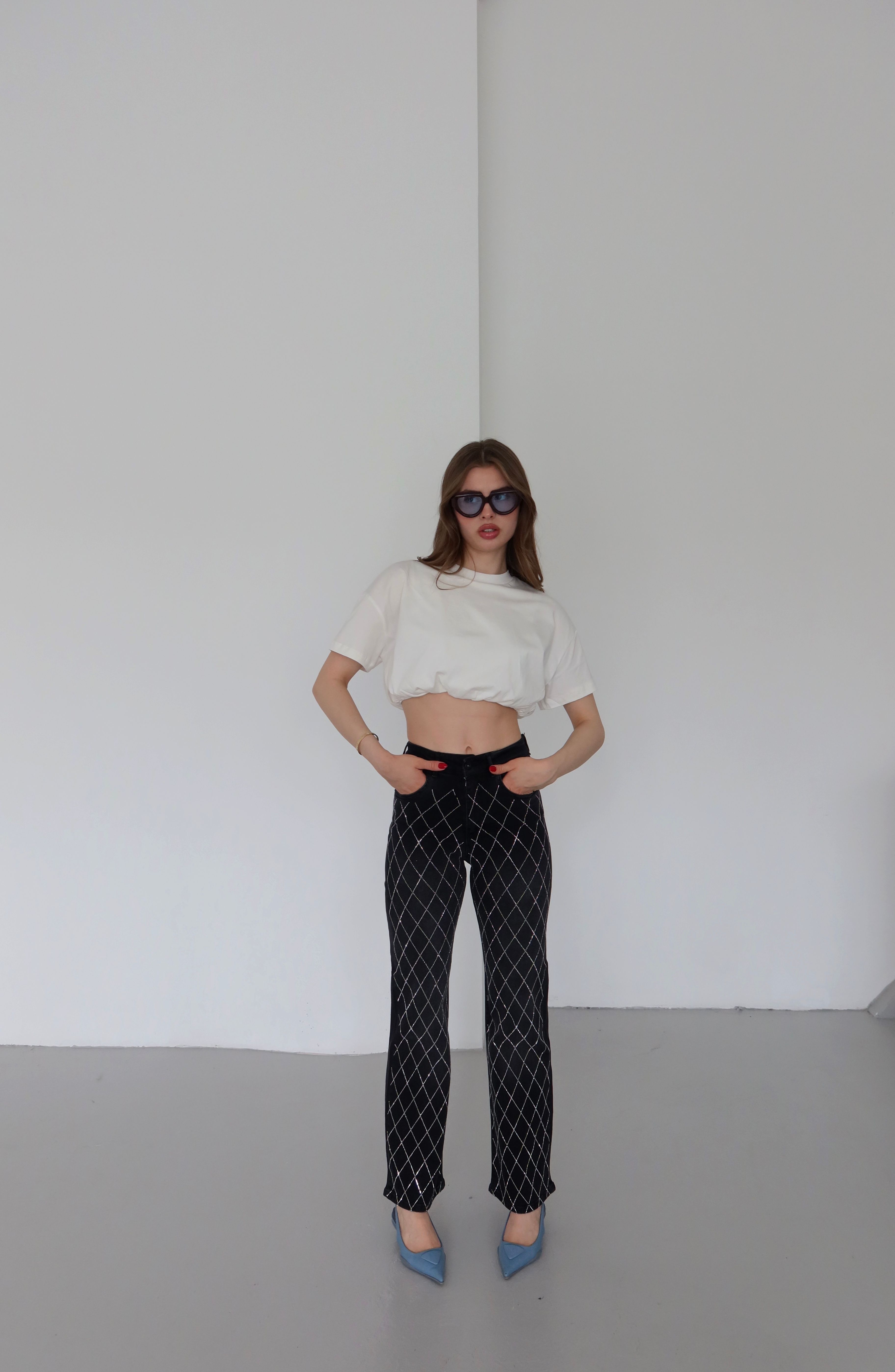 Kadın Siyah Renk Loose Fit Önü Starlight Parlak Taşlı Tasarım Denim