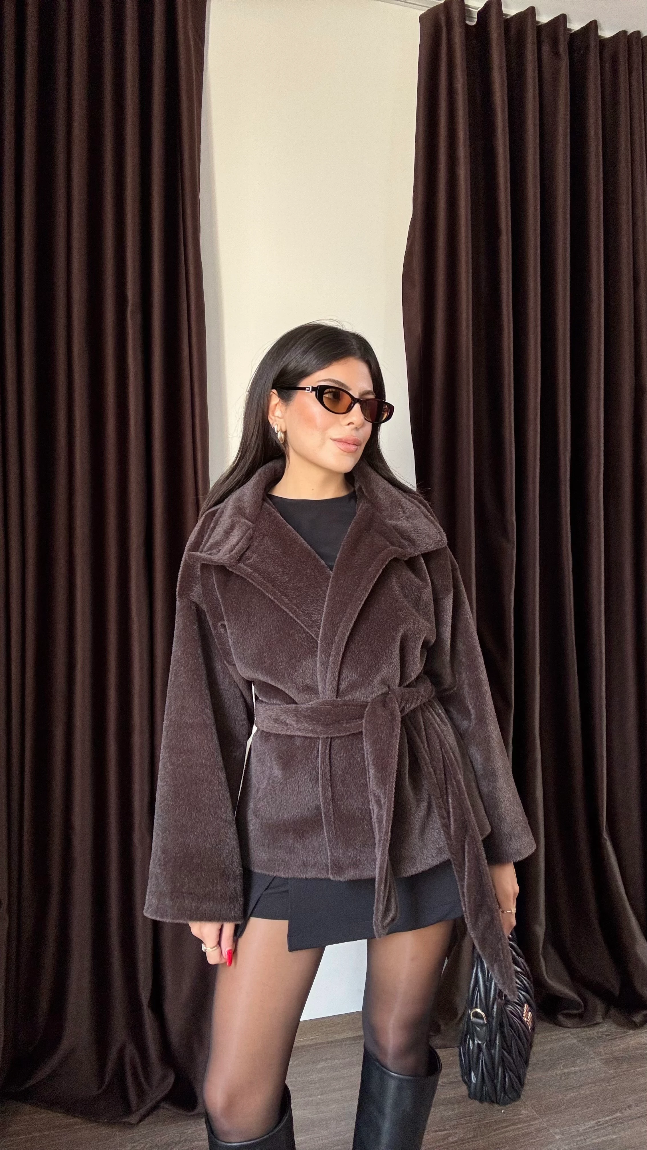 Kadın Dik Yaka Kürklü Kuşaklı Kaban