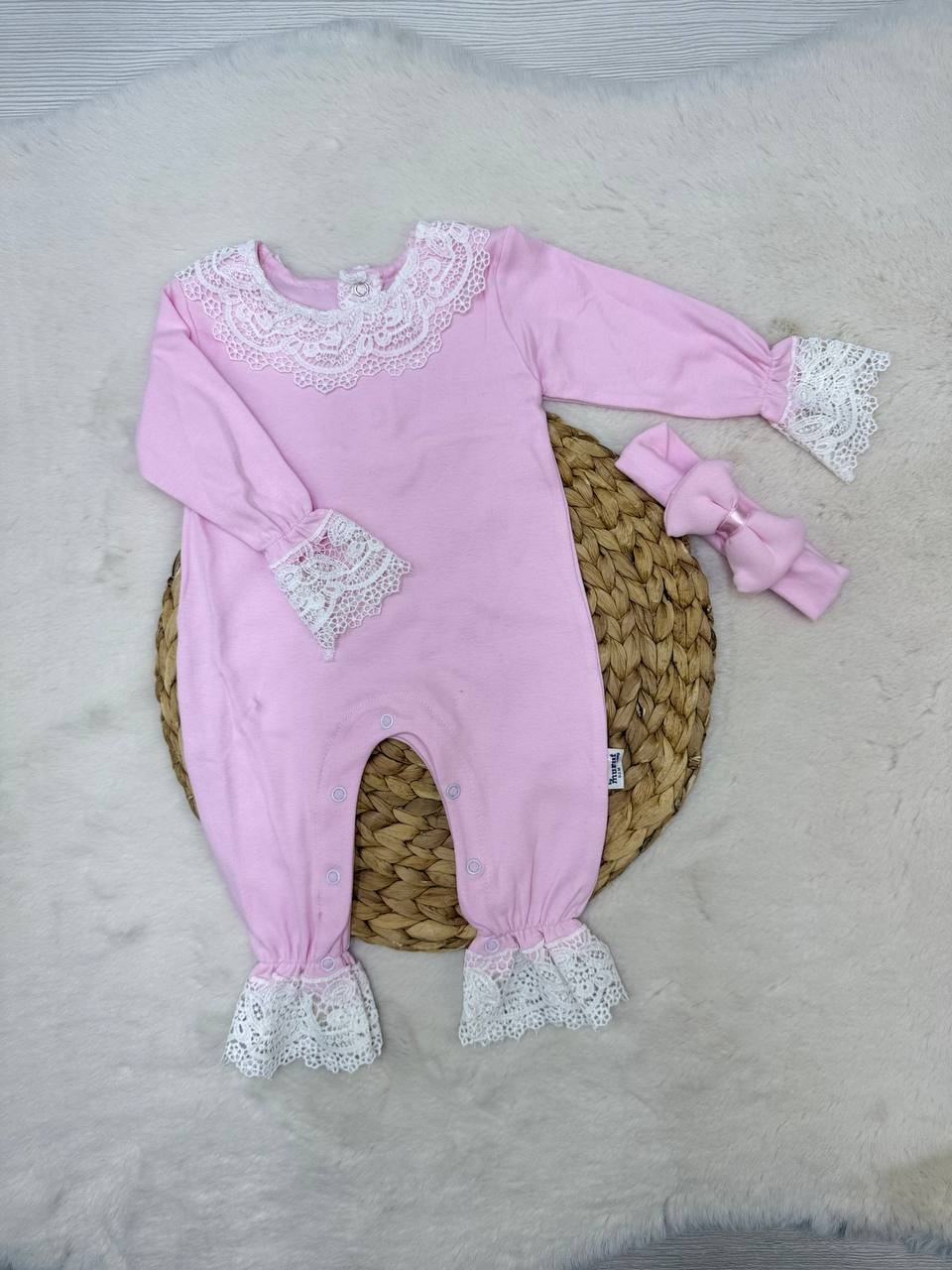 0-6 Ay Yaka Paça Dantelli Oyalı Tulum - PEMBE