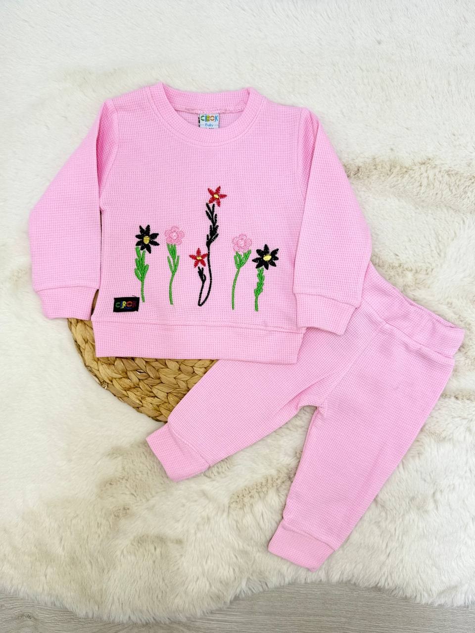 9-24 Ay Çiçek Nakışlı Waffle Takım - PEMBE