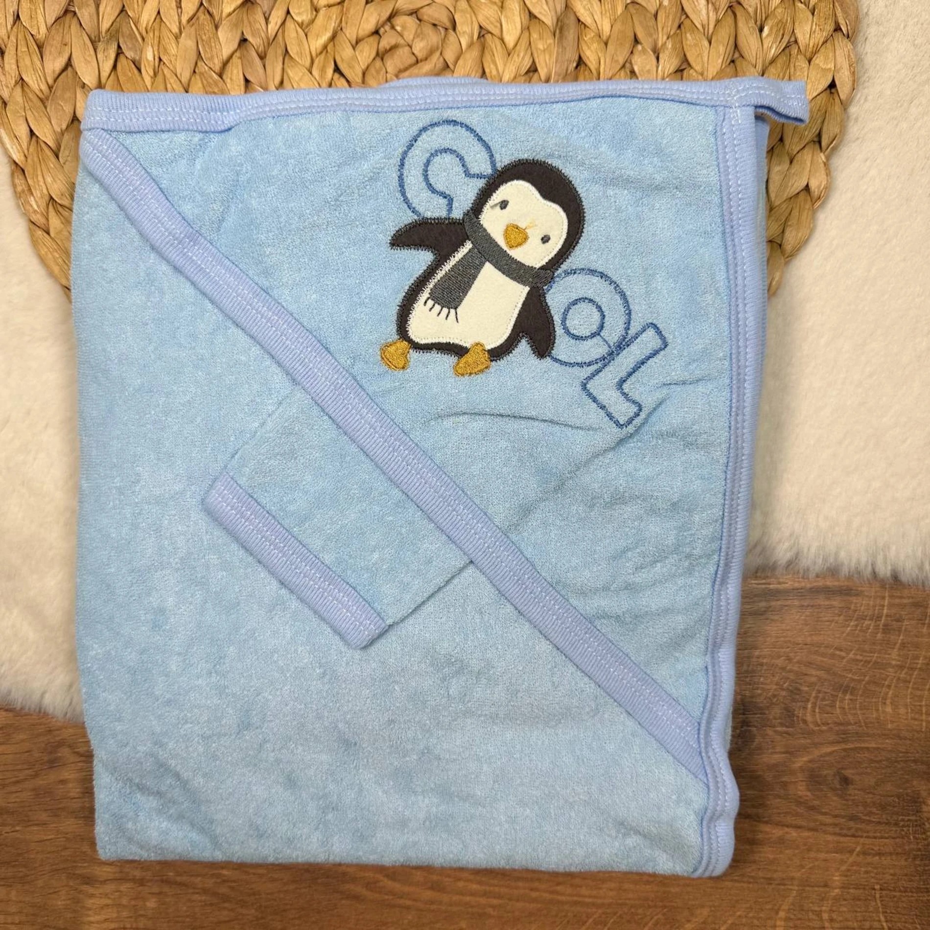 Penguen Nakışlı Bebek Banyo Havlusu 90x70 cm Mavi