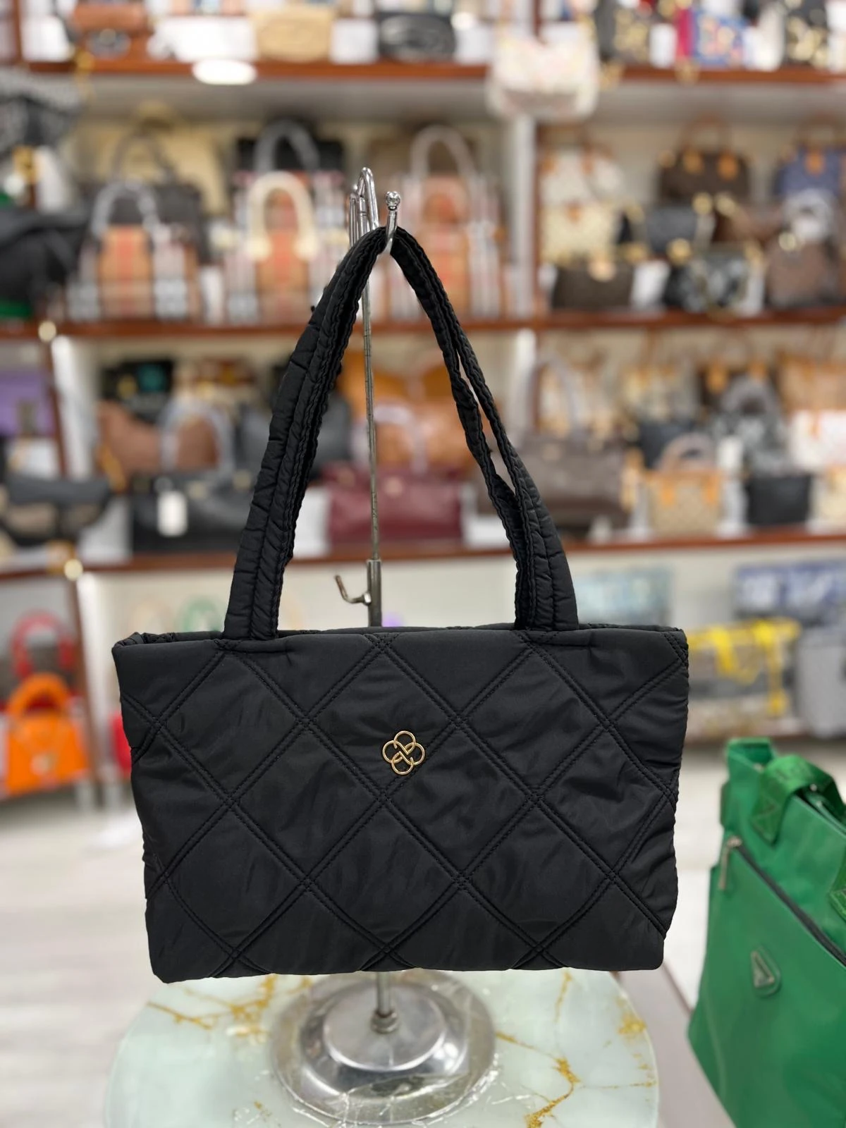 Yonca Detaylı Paraşüt Kumaş Kol Çantası 