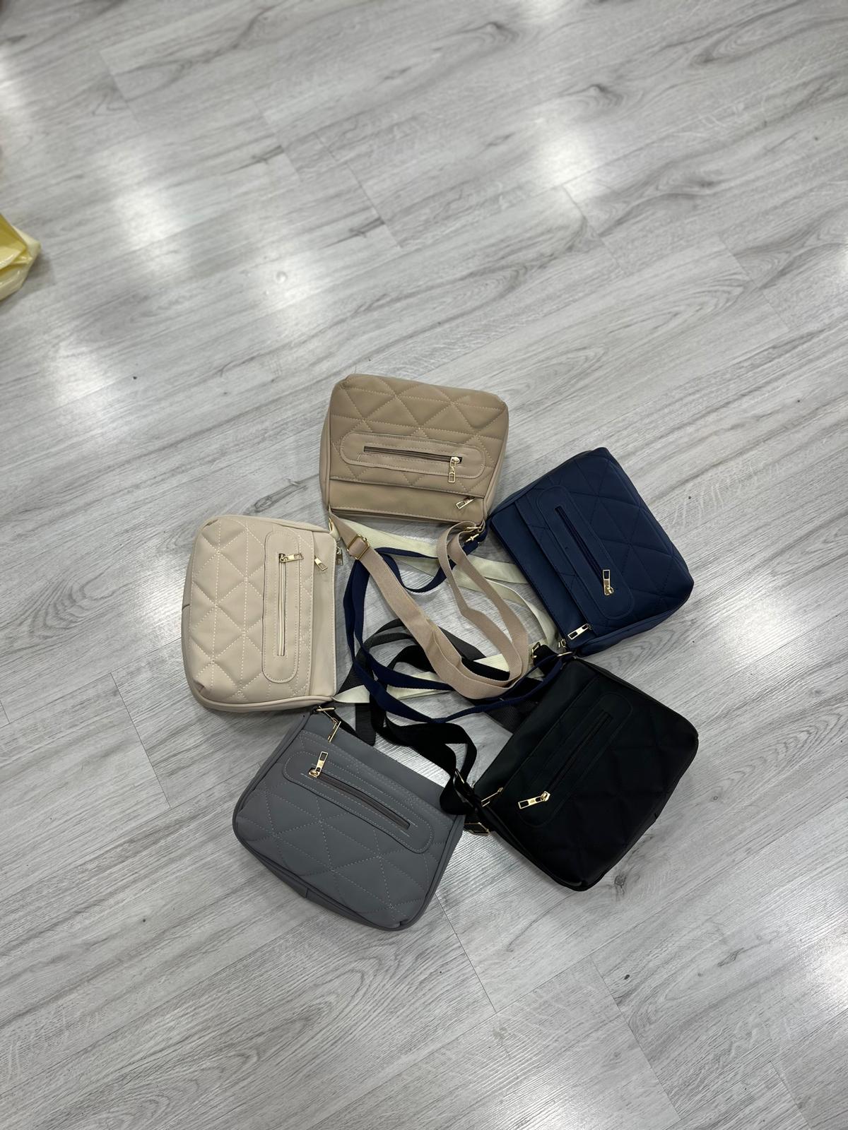 3 Bölmeli Fermuarlı Çapraz Çanta