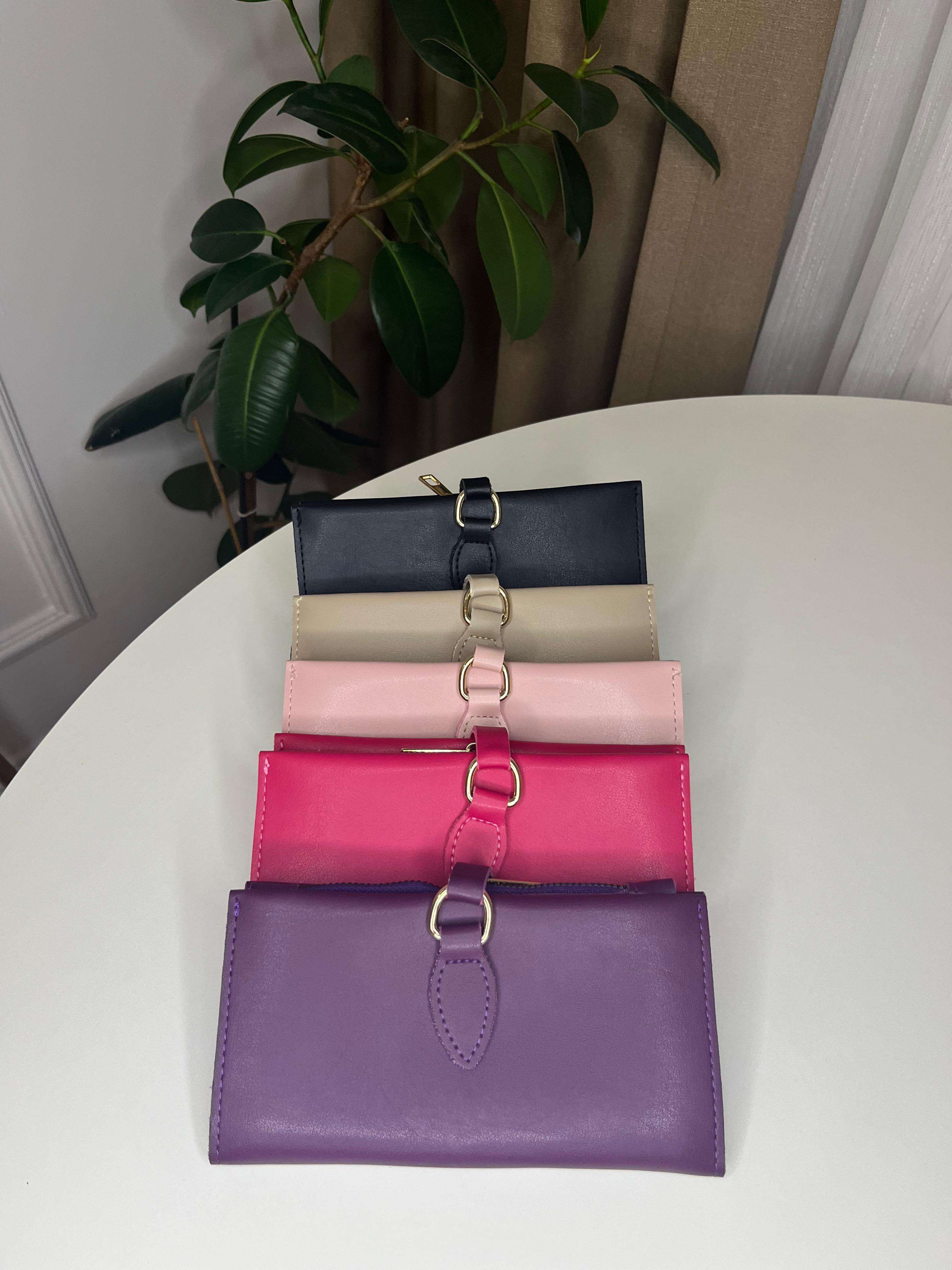 Siyah Aksesuar Detaylı Cüzdan