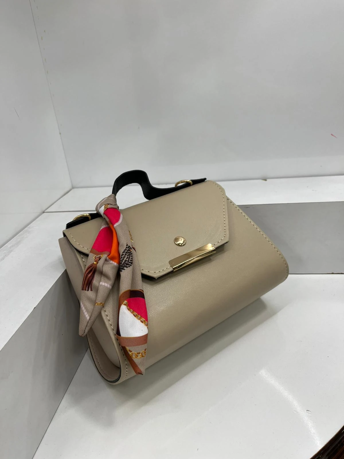 Fularlı Düz Suni Deri Çanta - Vizon