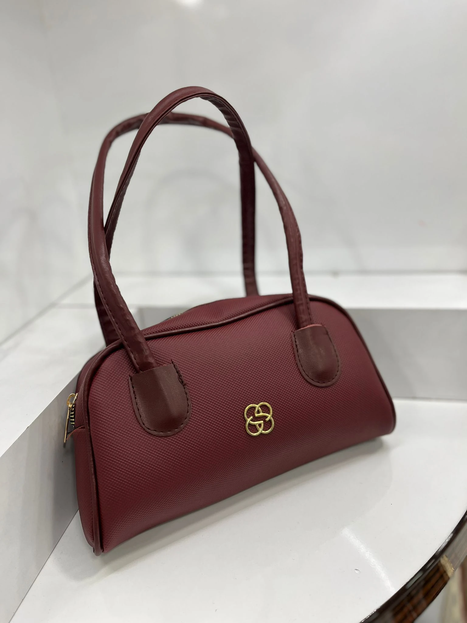 Yonca Detay Oval Kol Çantası - Bordo