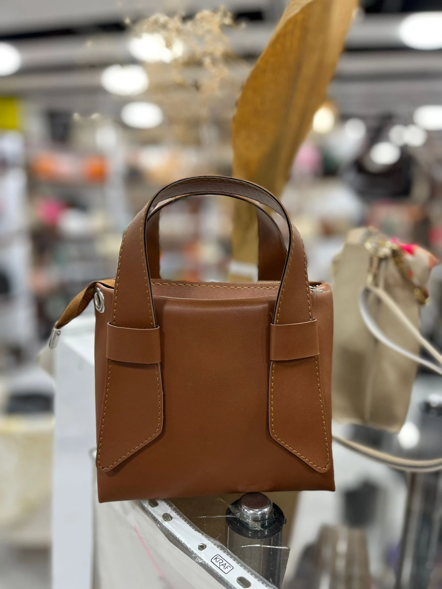 Askı Detaylı Küçük El ve Çapraz Çanta - Taba 