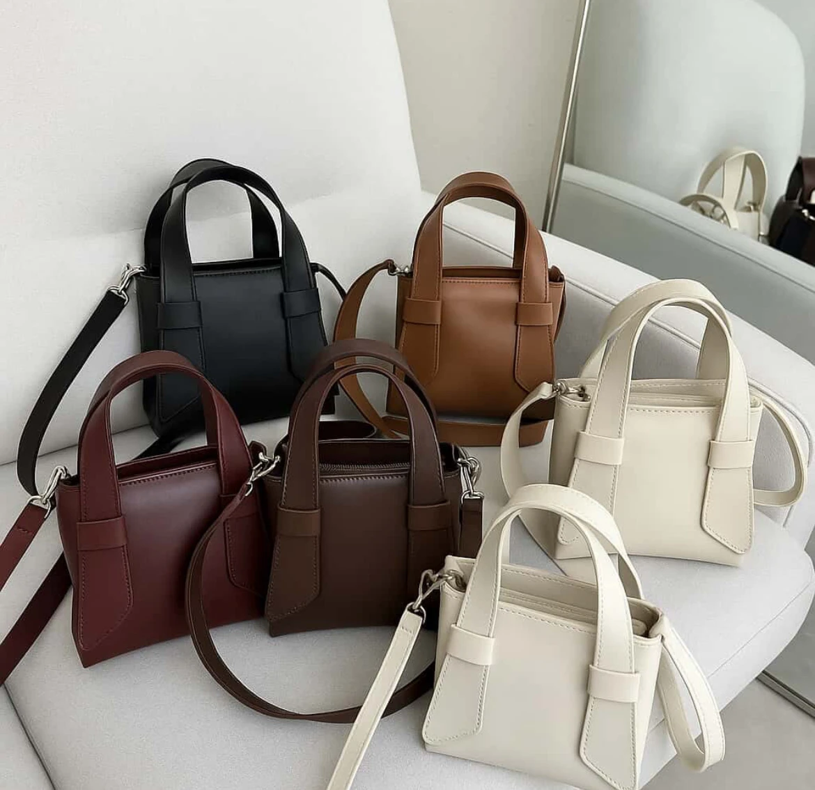 Askı Detaylı Küçük El ve Çapraz Çanta