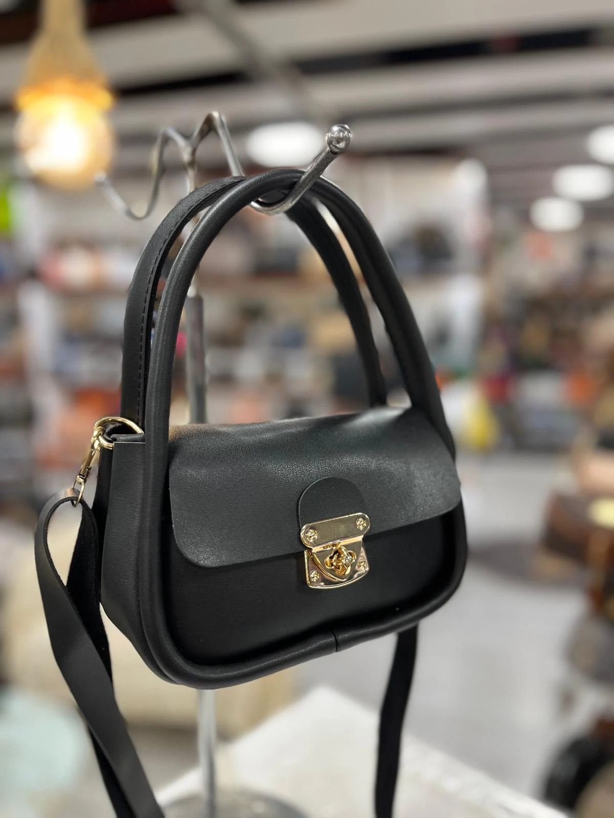 Kulplu El ve Çapraz Çanta