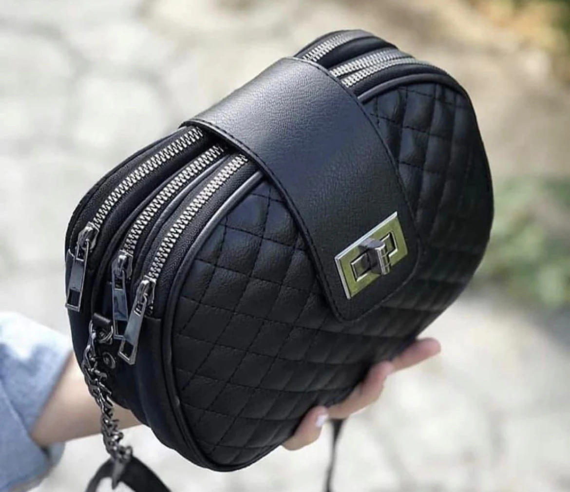 3 Fermuarlı Kilitli Çapraz Askı Çanta