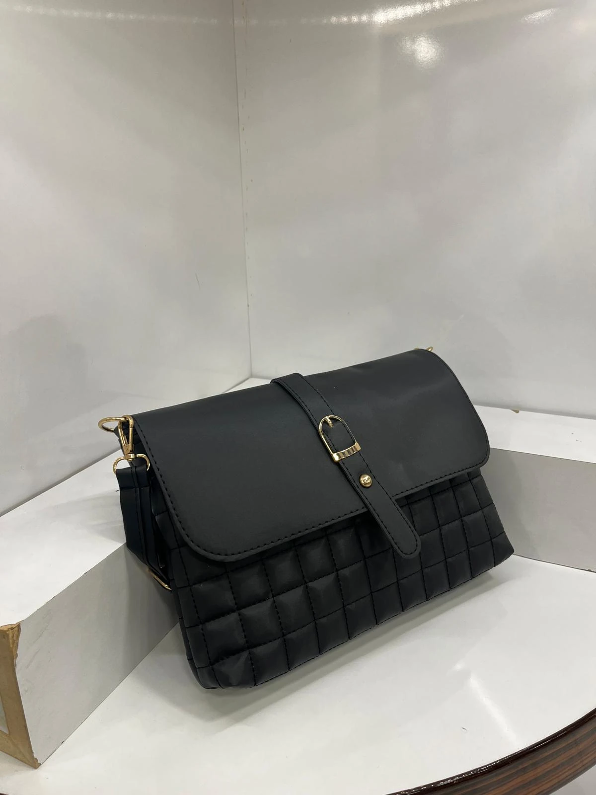 Kemer Detaylı Büyük Çanta