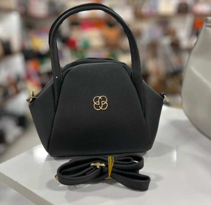 Mıknatıs ve Fermuarlı Kulplu Çanta